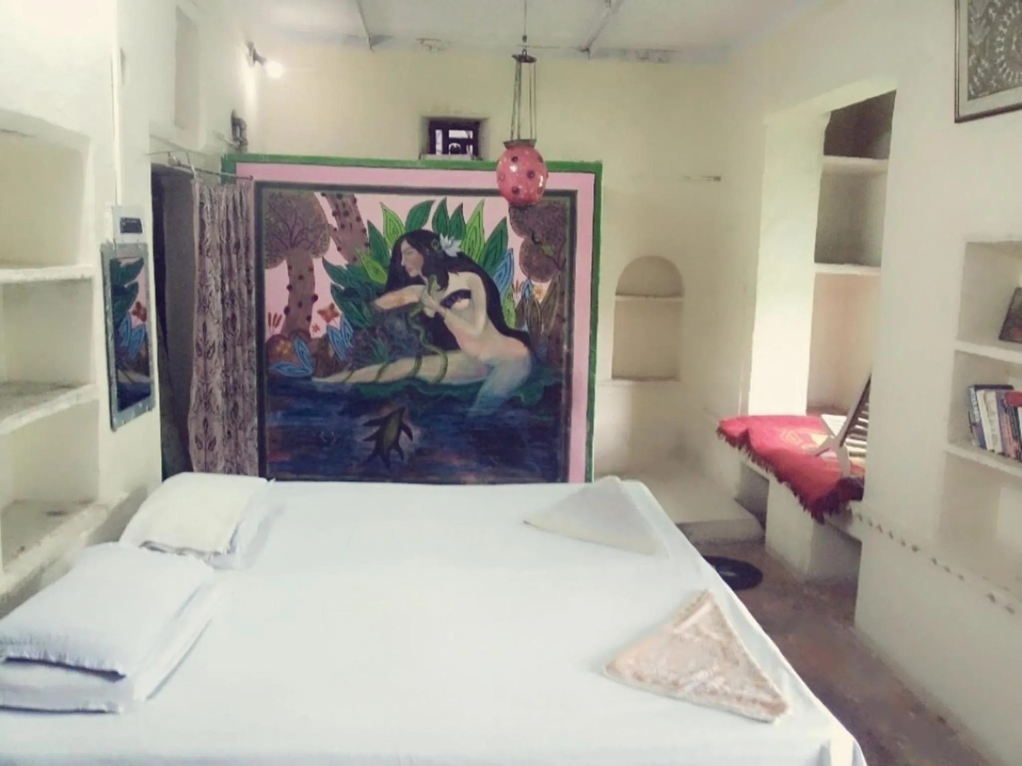 Bed in Haveli Uma Megh Tourist Guest House