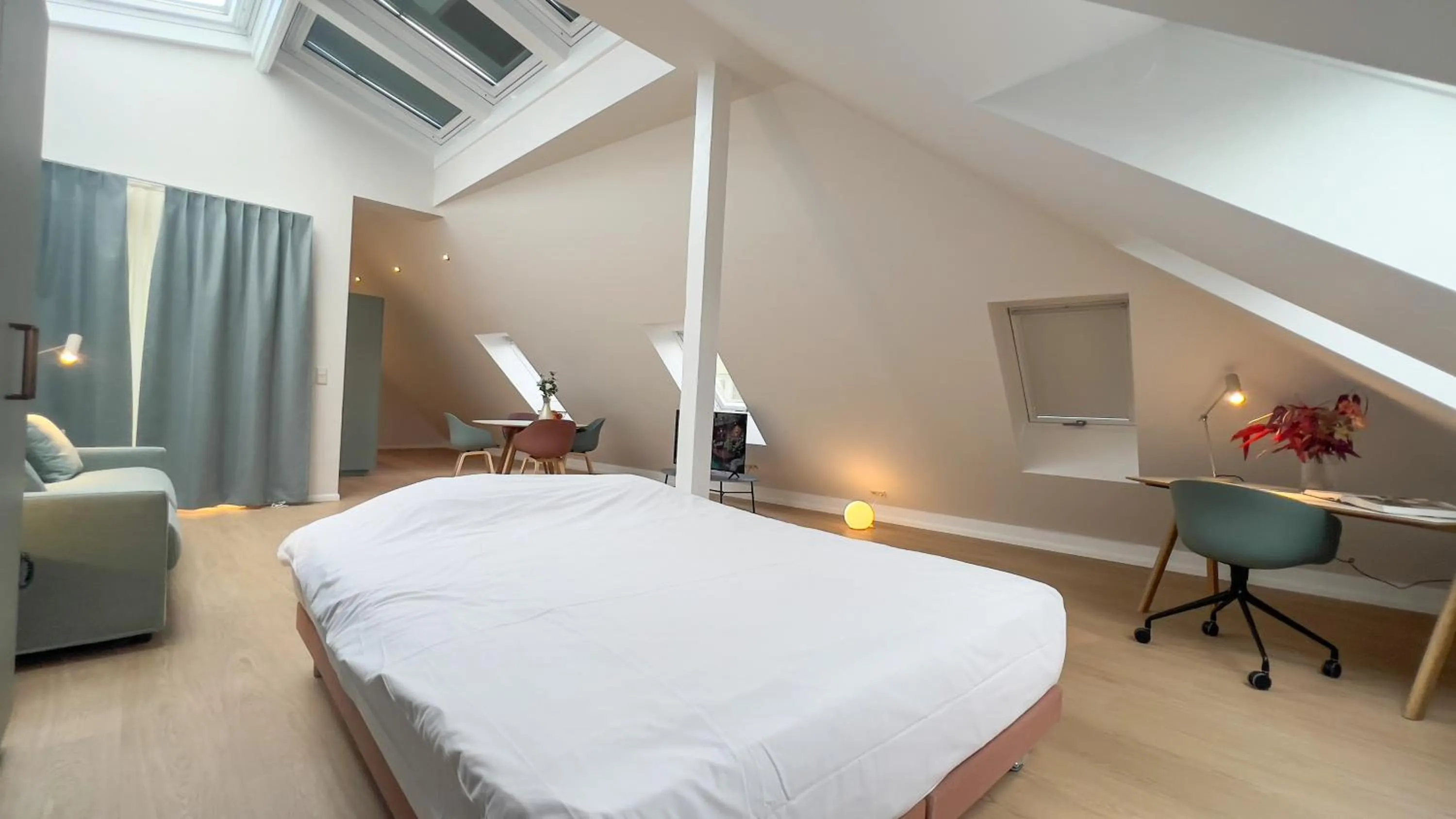 Bed in Key Inn Appart Hotel Belair