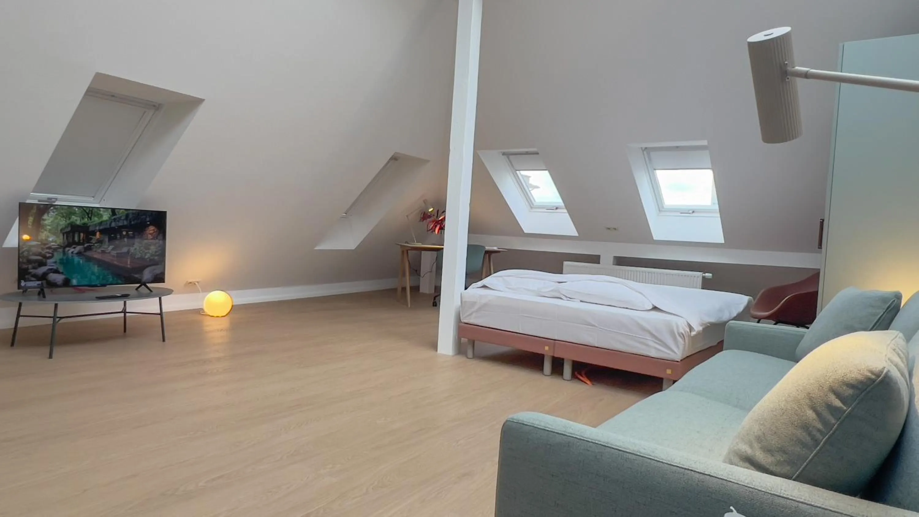 Bed in Key Inn Appart Hotel Belair