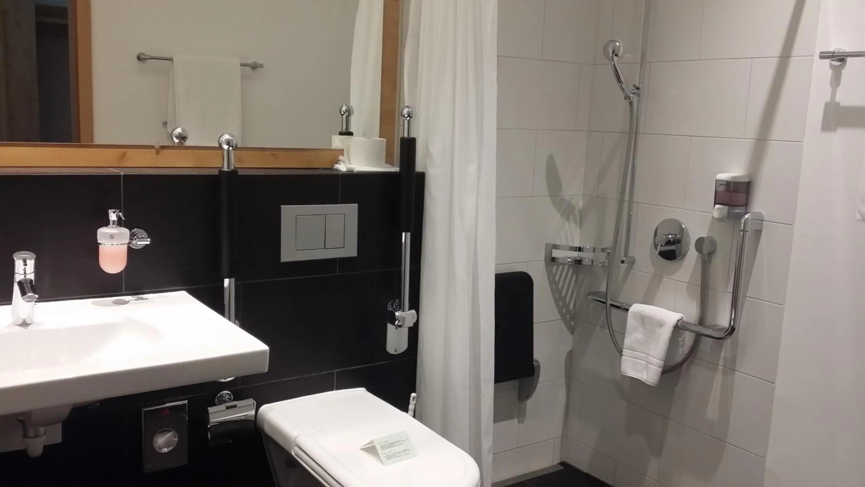 Bathroom in Hotel Taescherhof