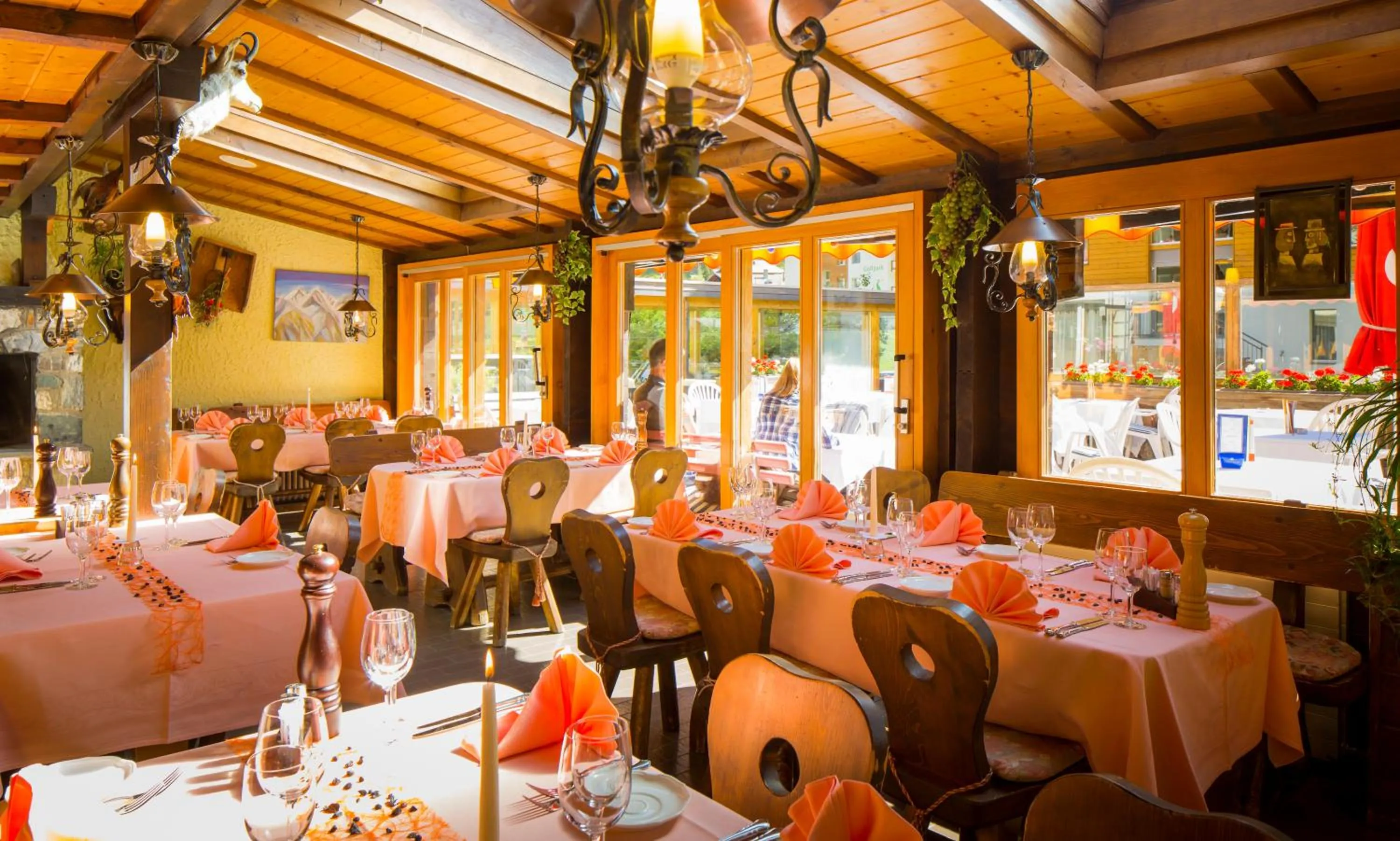 Restaurant/places to eat in Hotel Taescherhof