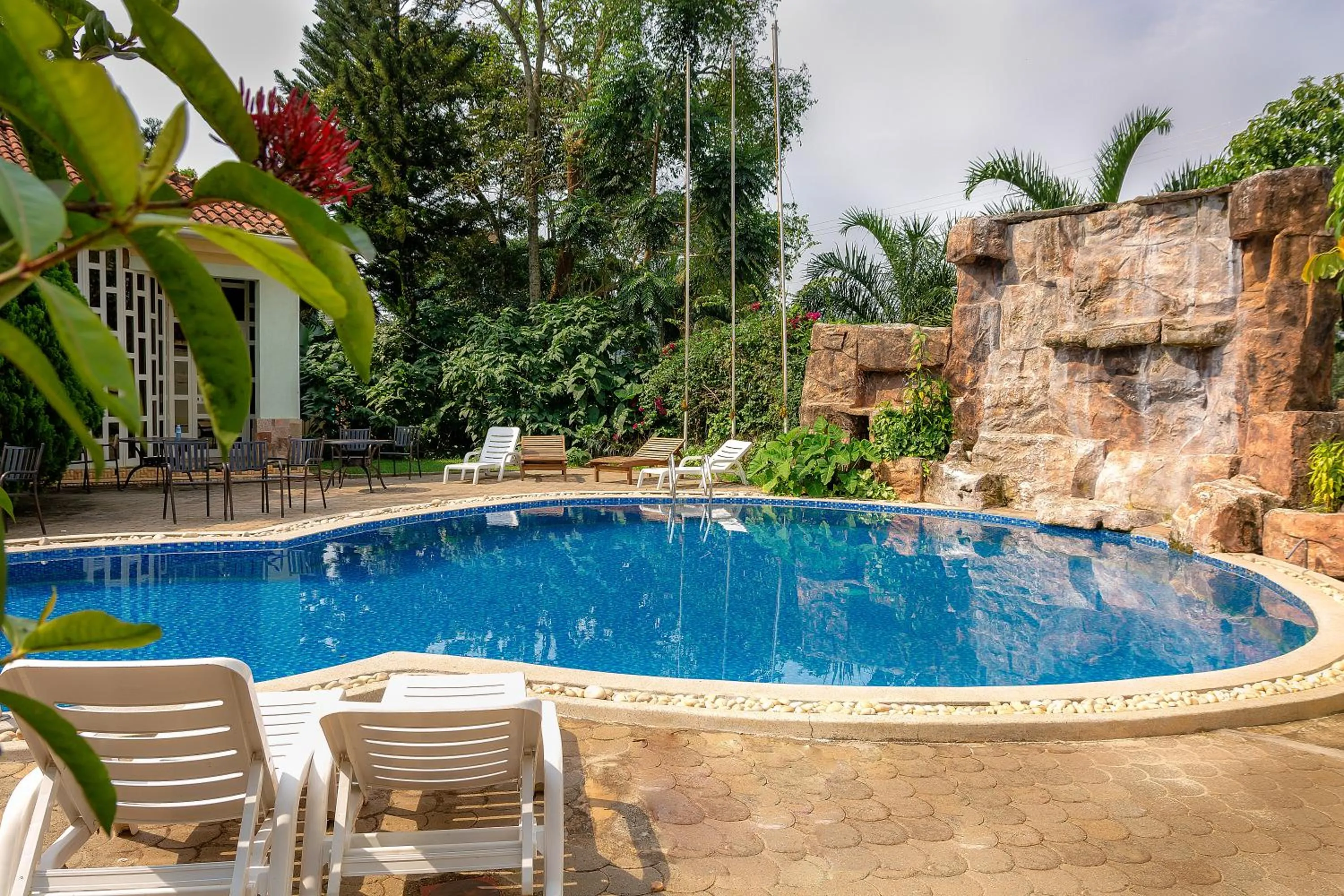 Swimming pool in Imperial Heights Hotel, Entebbe