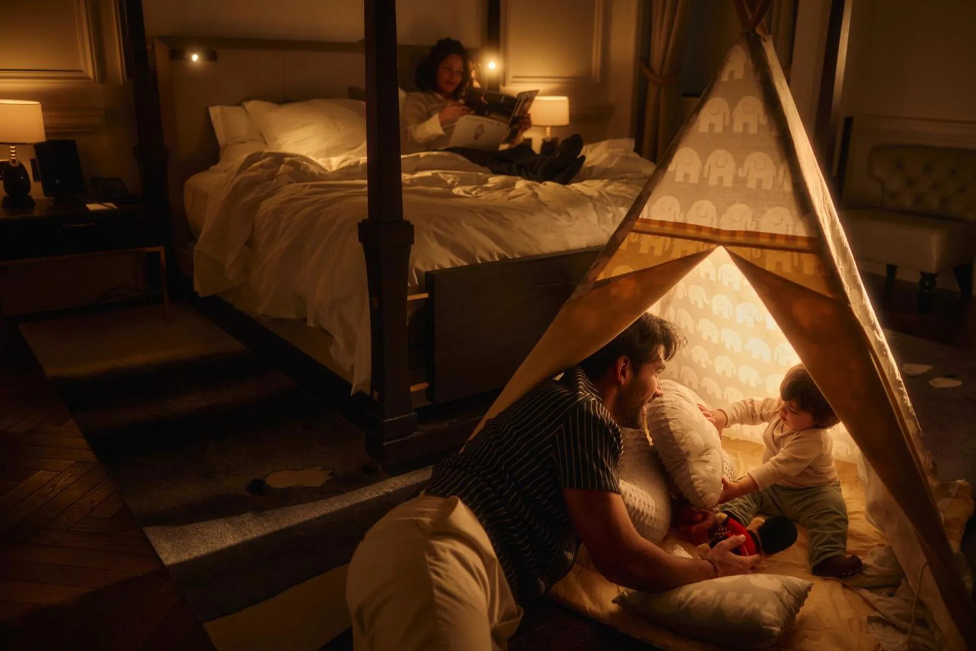 Bedroom, Bed in Four Seasons Hotel London at Tower Bridge