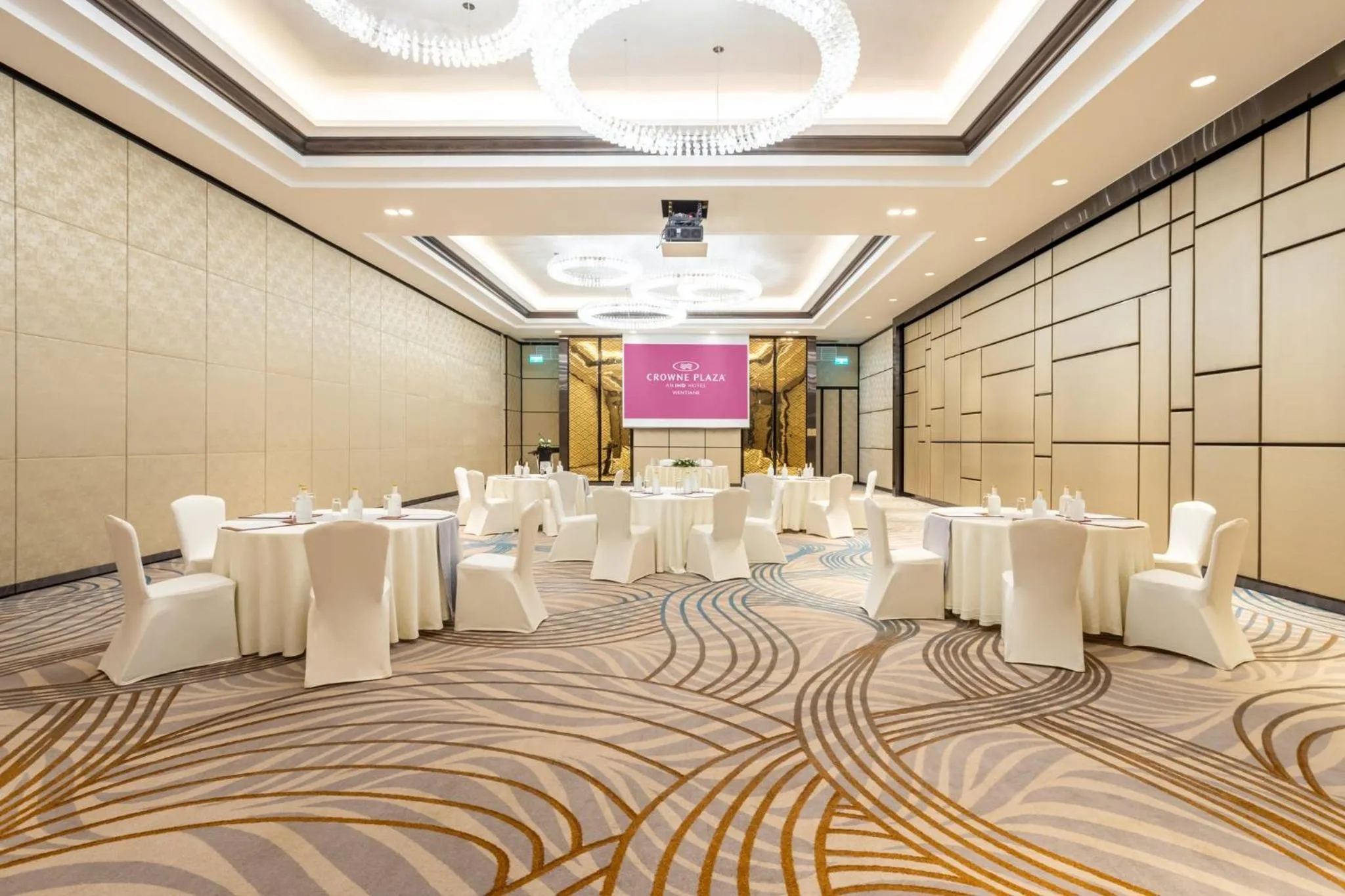 Banquet/Function facilities in Crowne Plaza Vientiane by IHG