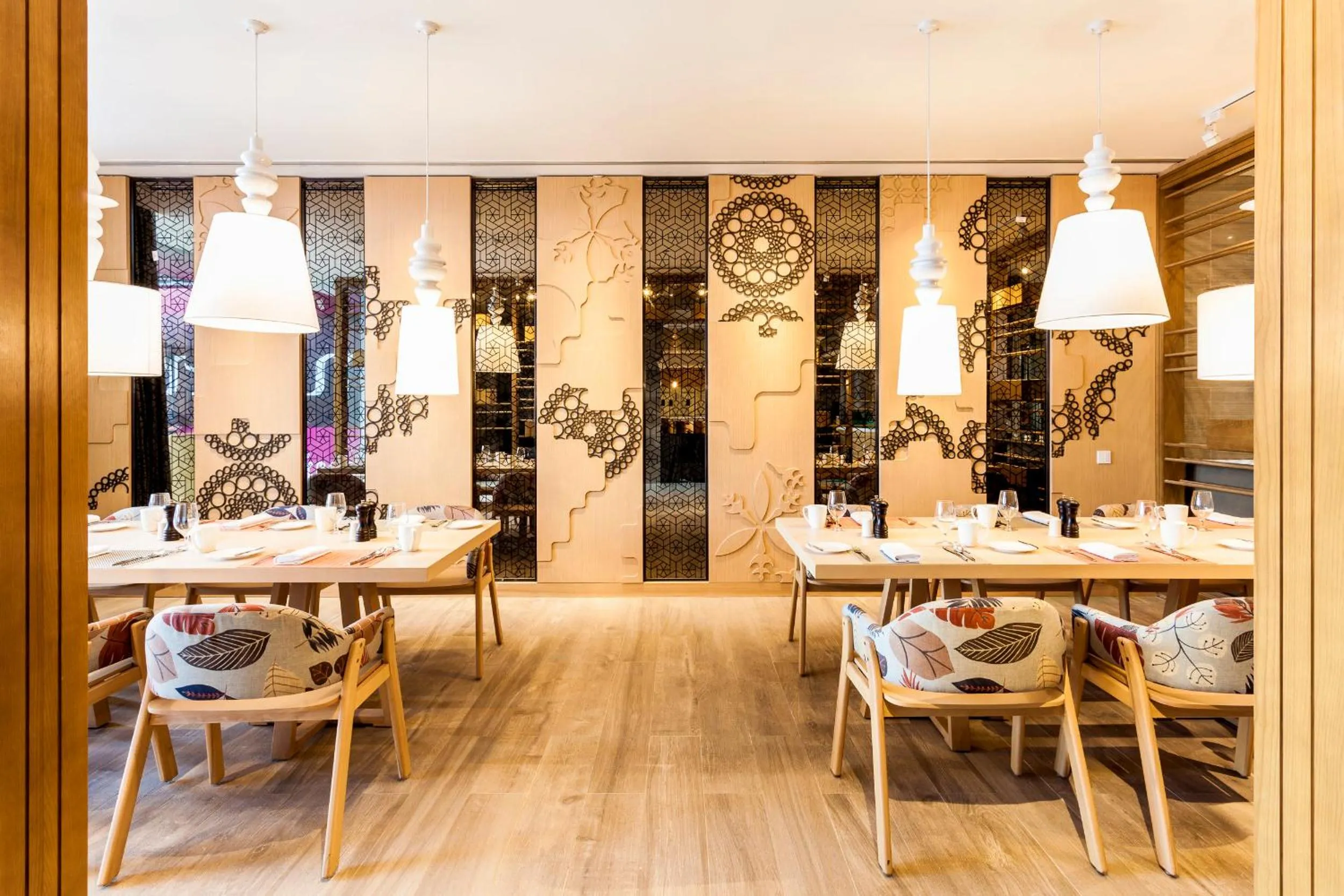 Restaurant/places to eat in Crowne Plaza Vientiane by IHG