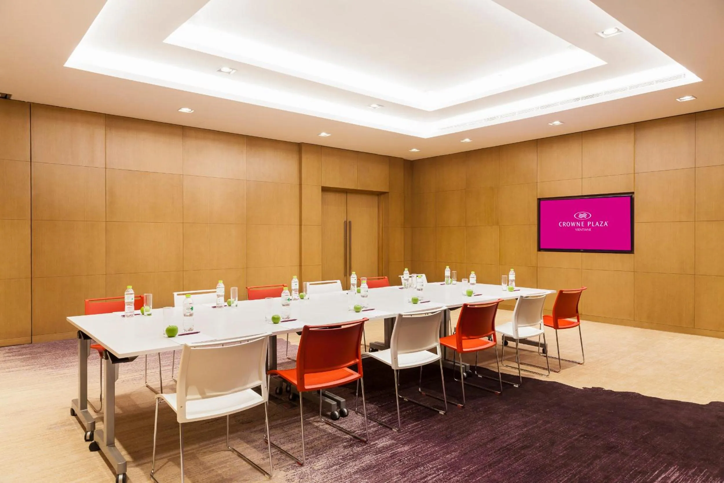 Meeting/conference room in Crowne Plaza Vientiane by IHG