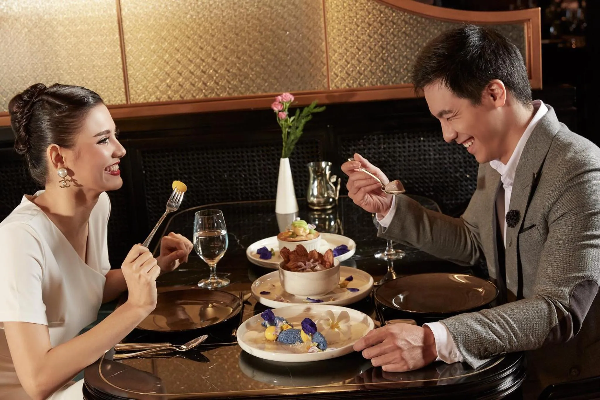 Restaurant/places to eat in Crowne Plaza Vientiane by IHG