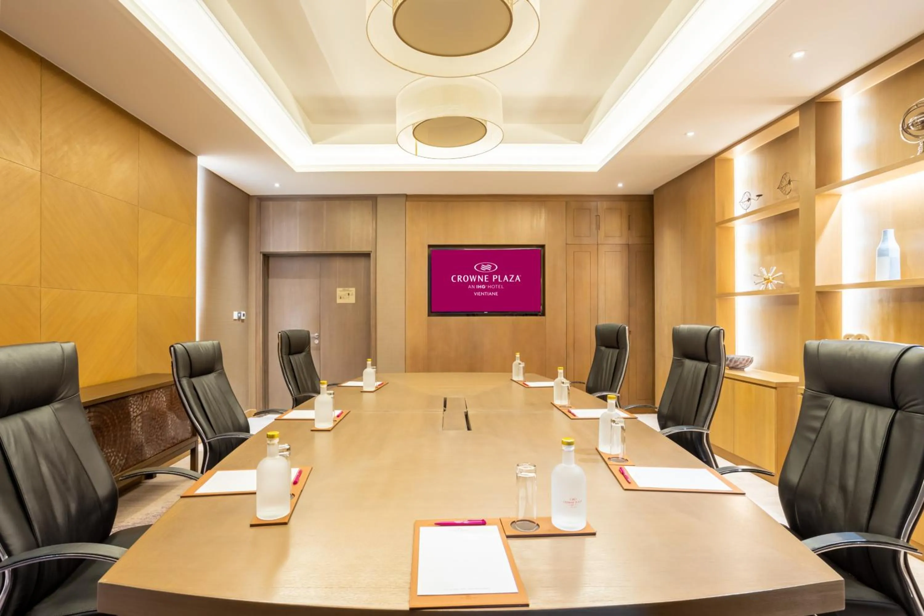 Meeting/conference room in Crowne Plaza Vientiane by IHG
