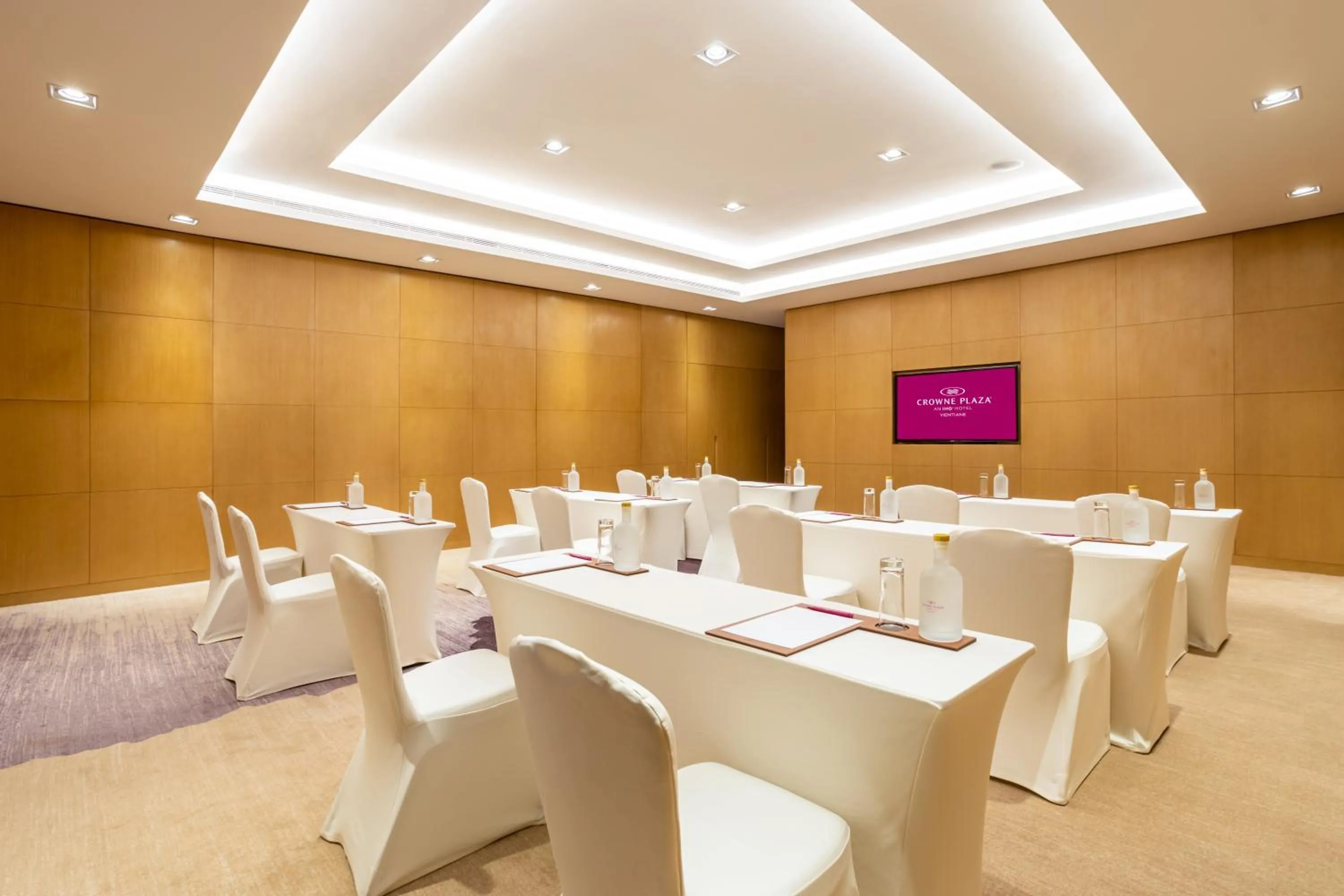 Meeting/conference room in Crowne Plaza Vientiane by IHG