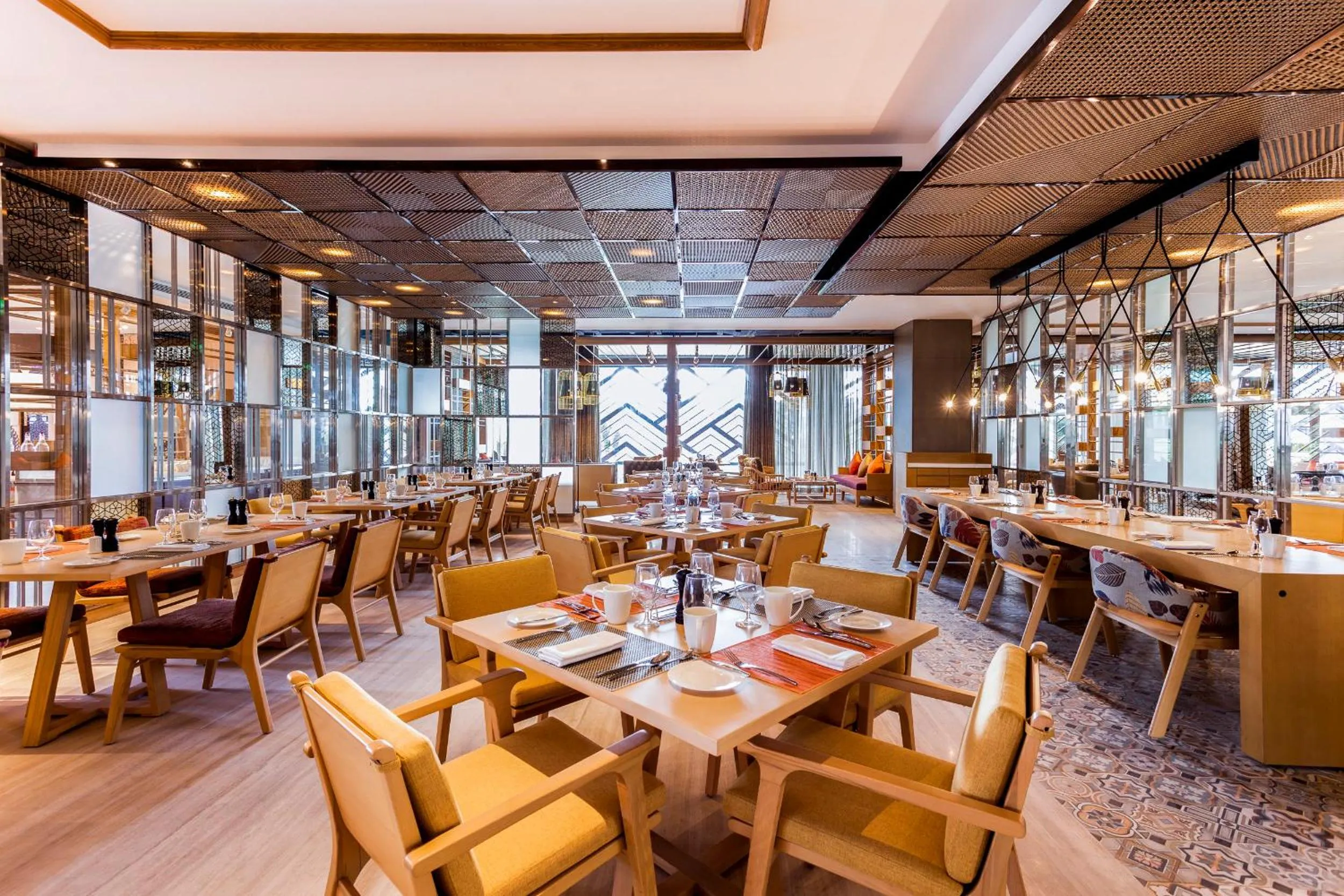 Restaurant/places to eat in Crowne Plaza Vientiane by IHG