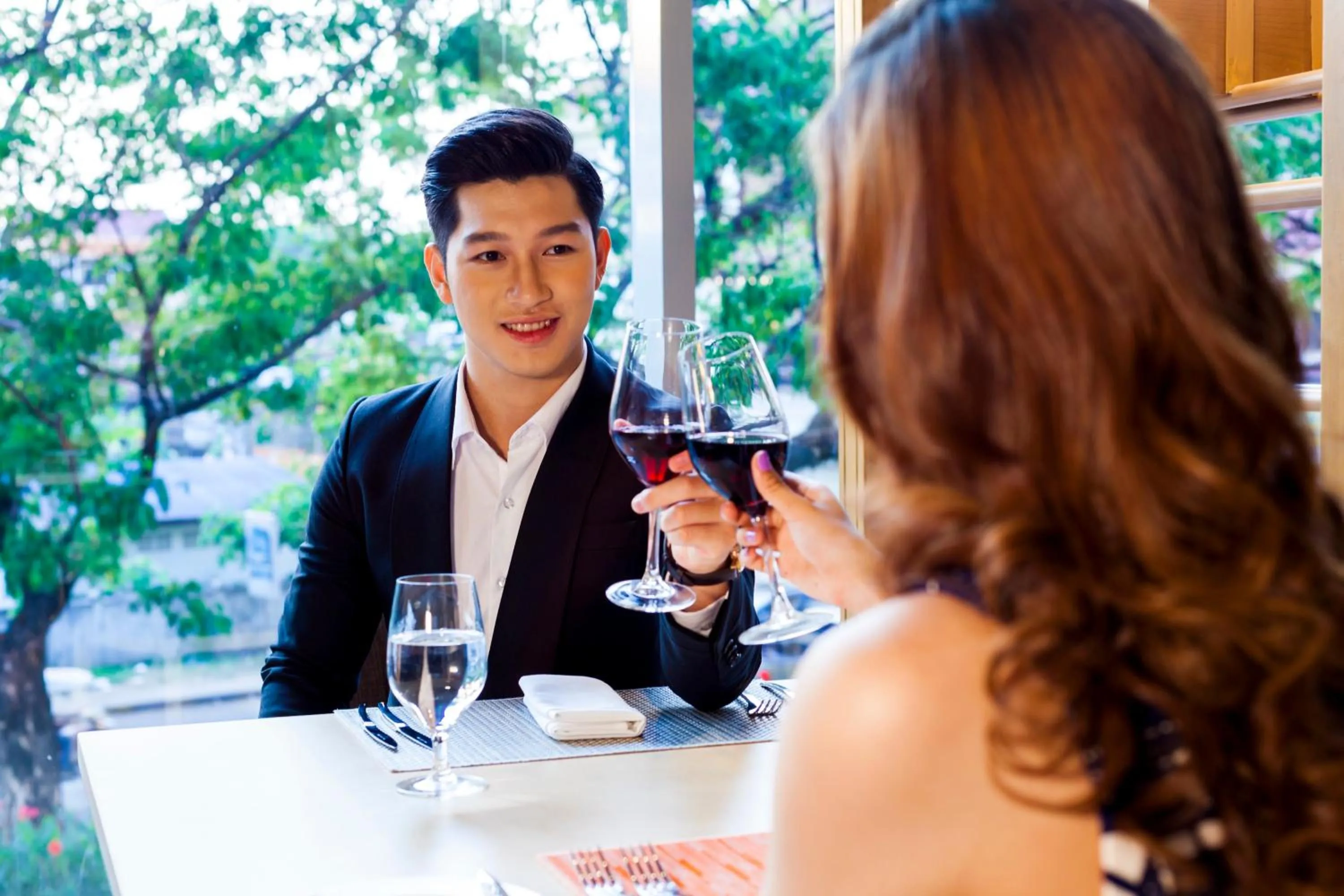 Restaurant/places to eat in Crowne Plaza Vientiane by IHG