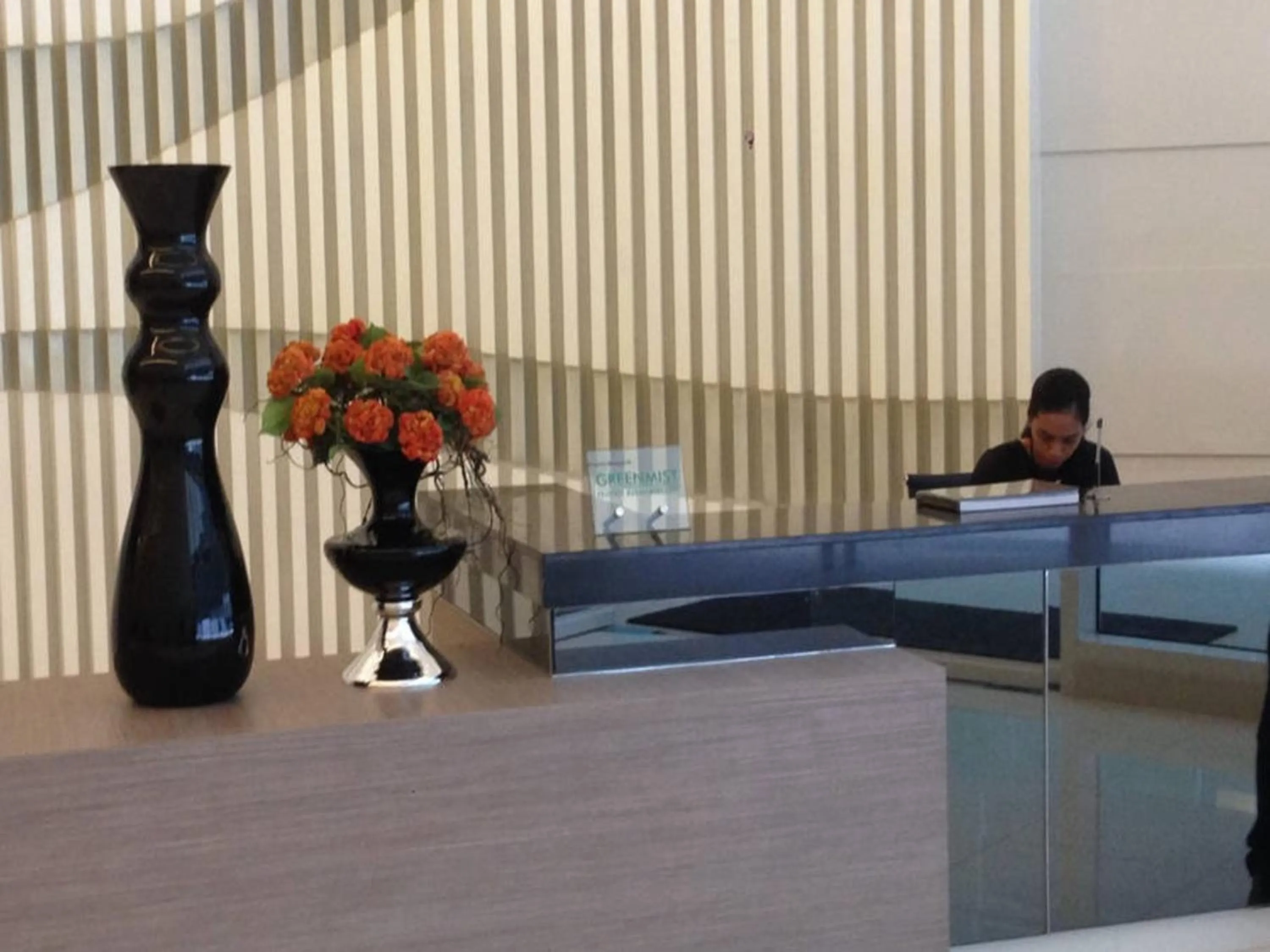 Staff, Bed in All At Jazz - Makati Serviced Apartments