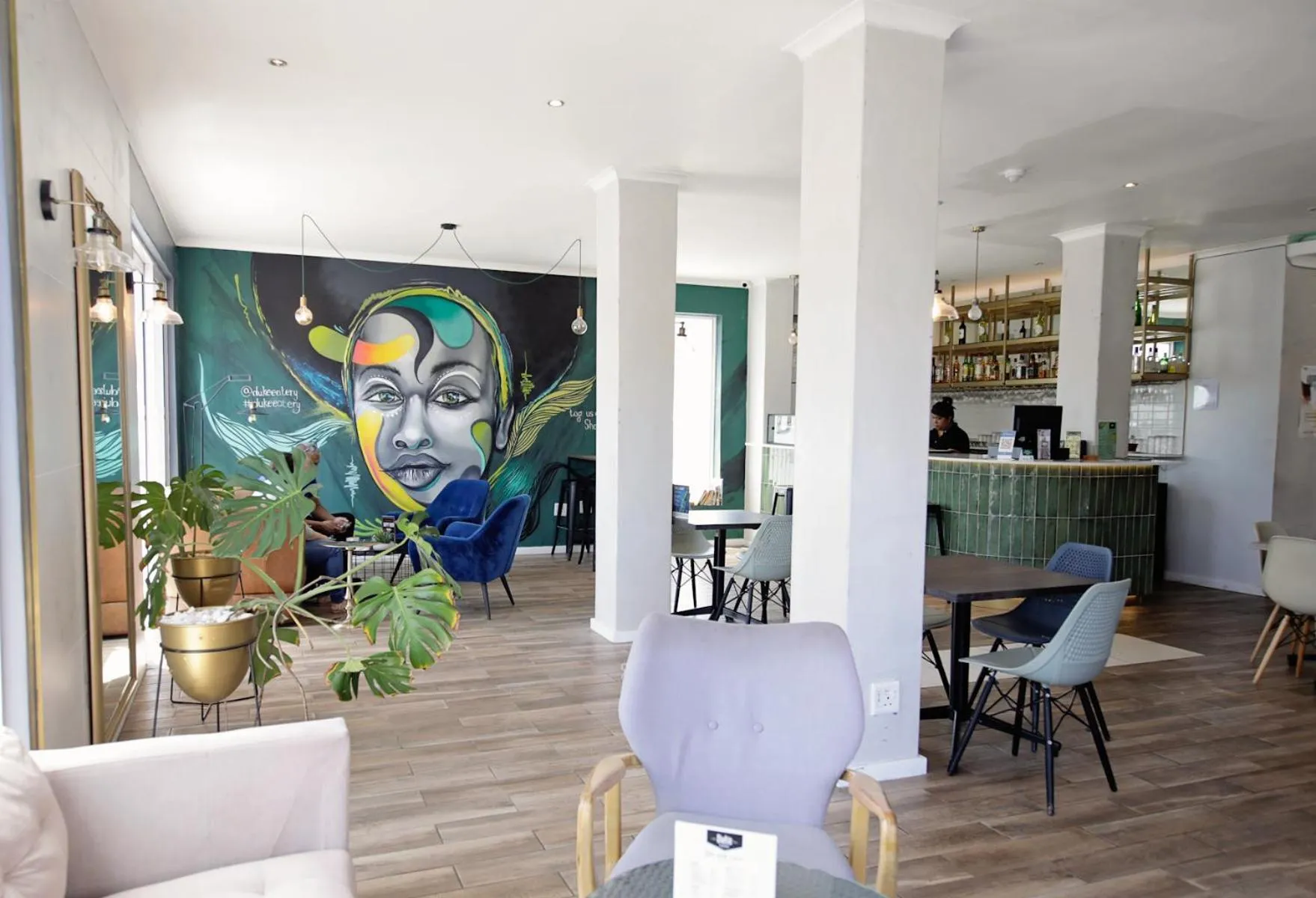 Lounge or bar in New National Hotel and Conference