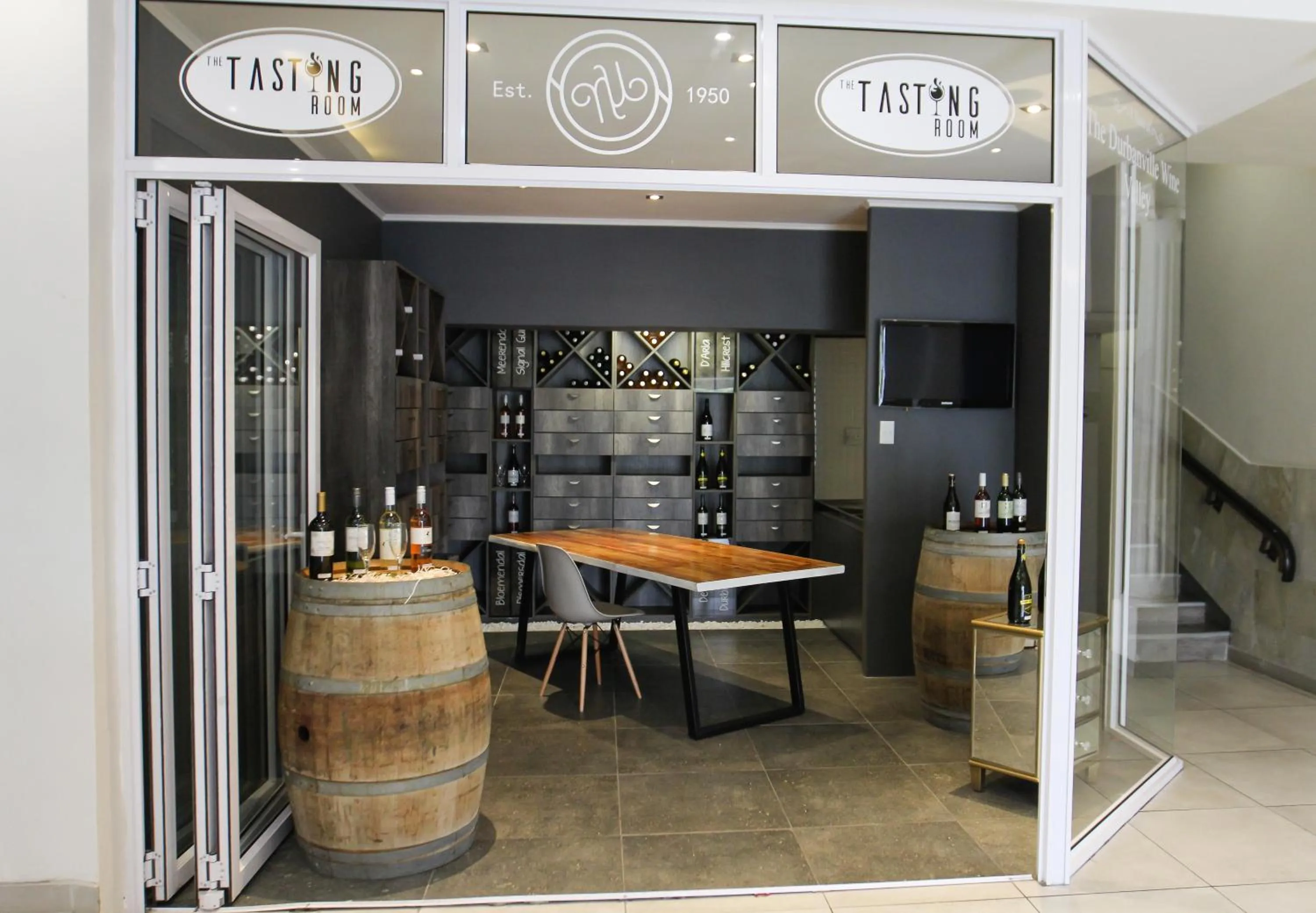 Food and drinks in New National Hotel and Conference