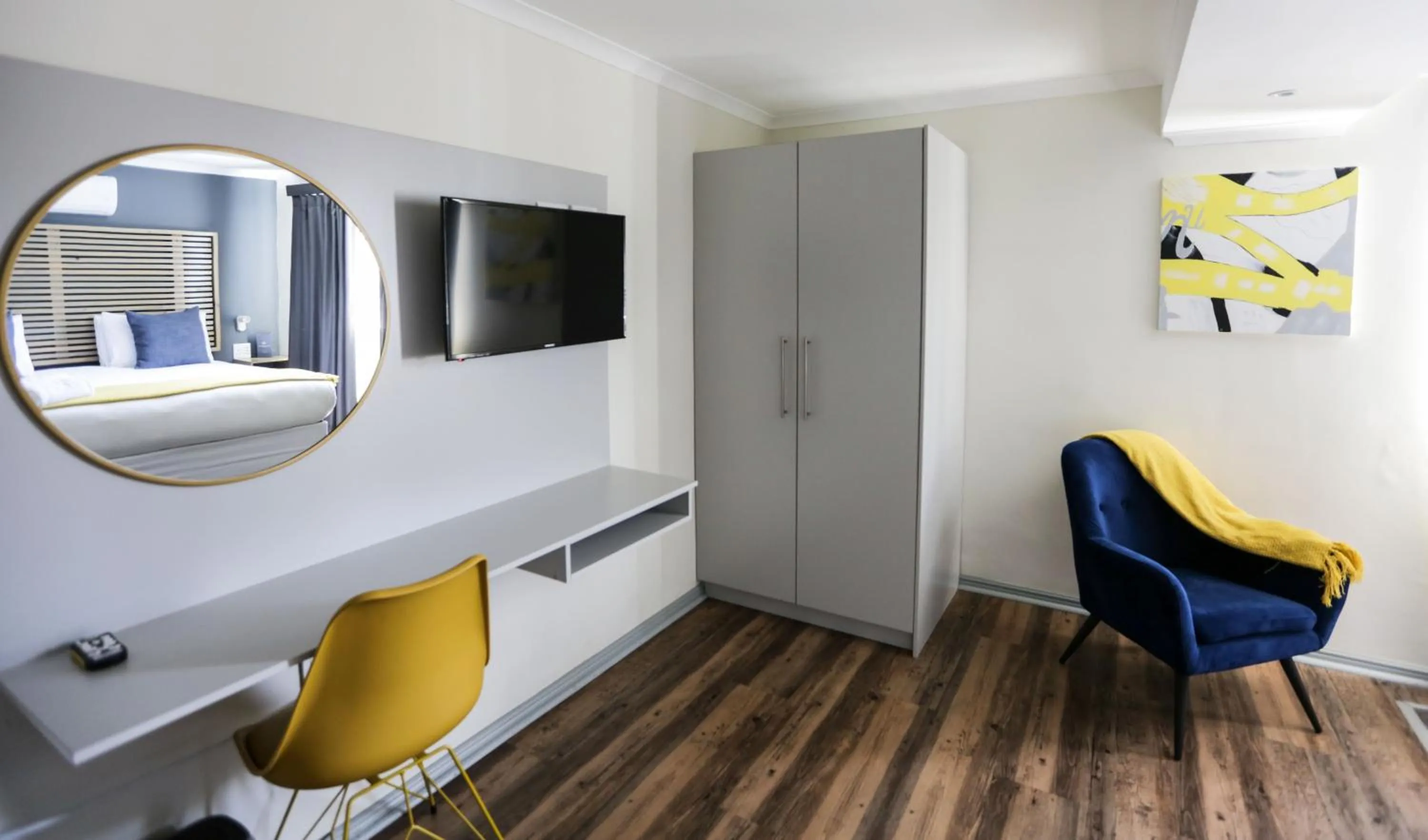 TV and multimedia in New National Hotel and Conference