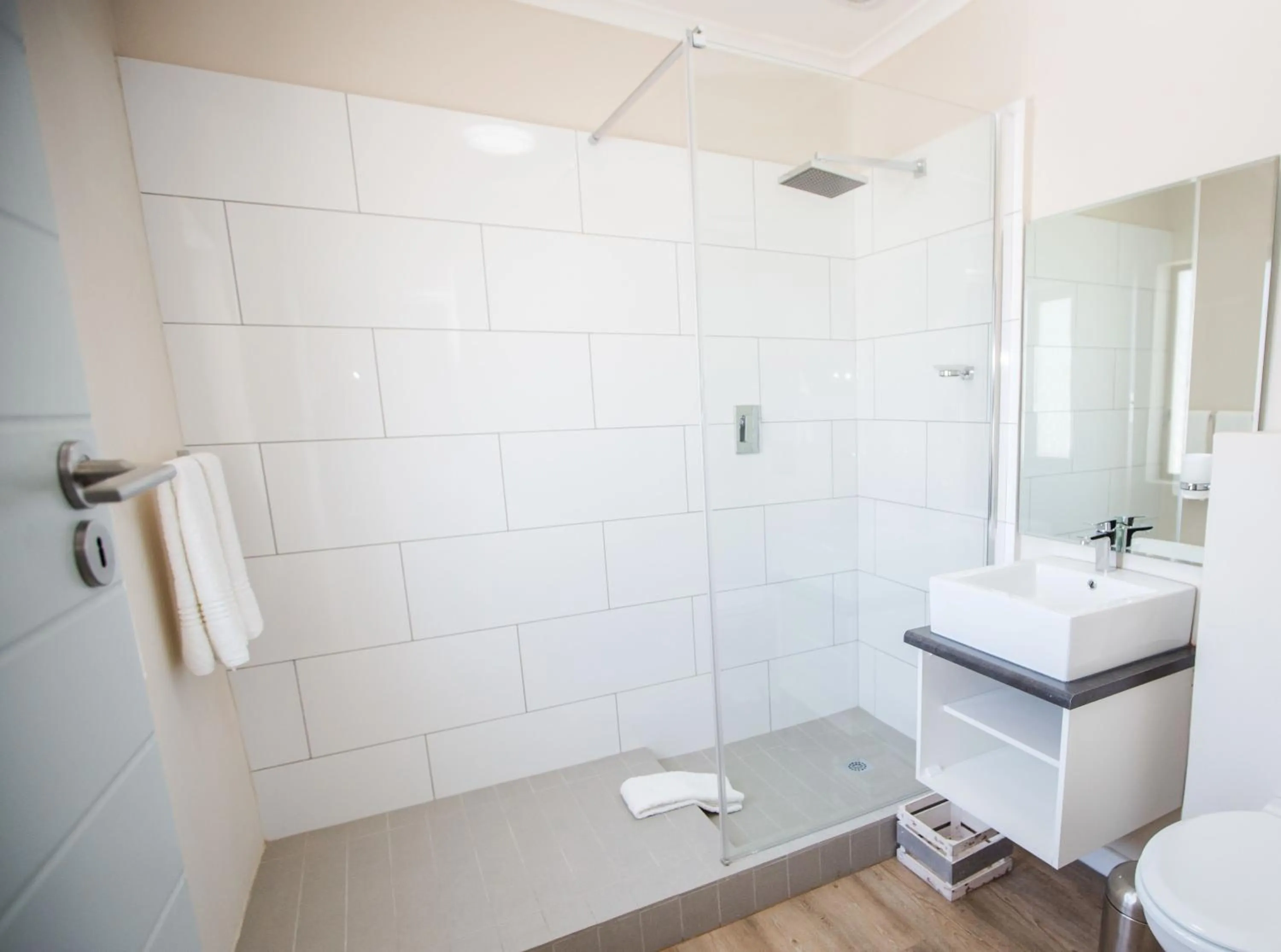 Shower in New National Hotel and Conference