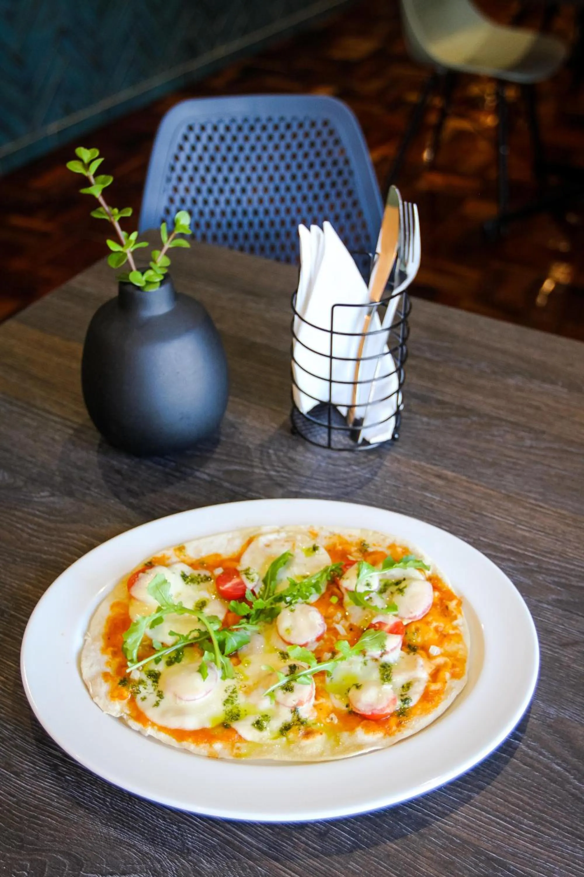 Restaurant/places to eat in New National Hotel and Conference