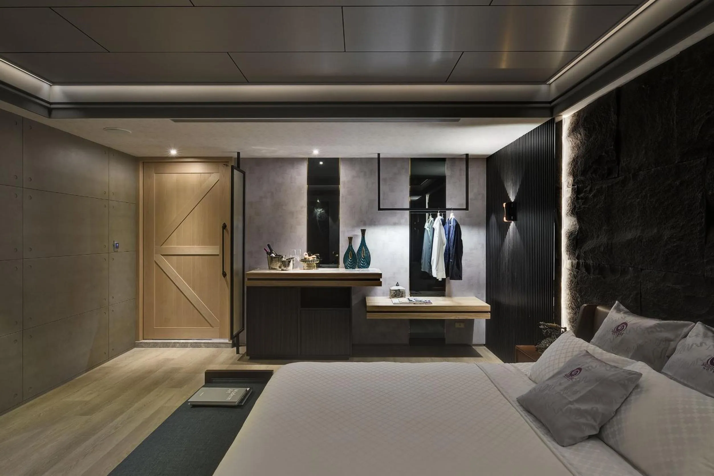 wardrobe, Bed in Merry Day Motel Zhonghe Branch