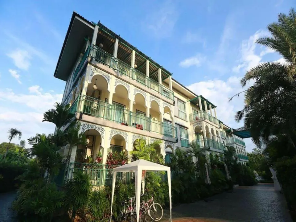 The Grand Morocc Hotel