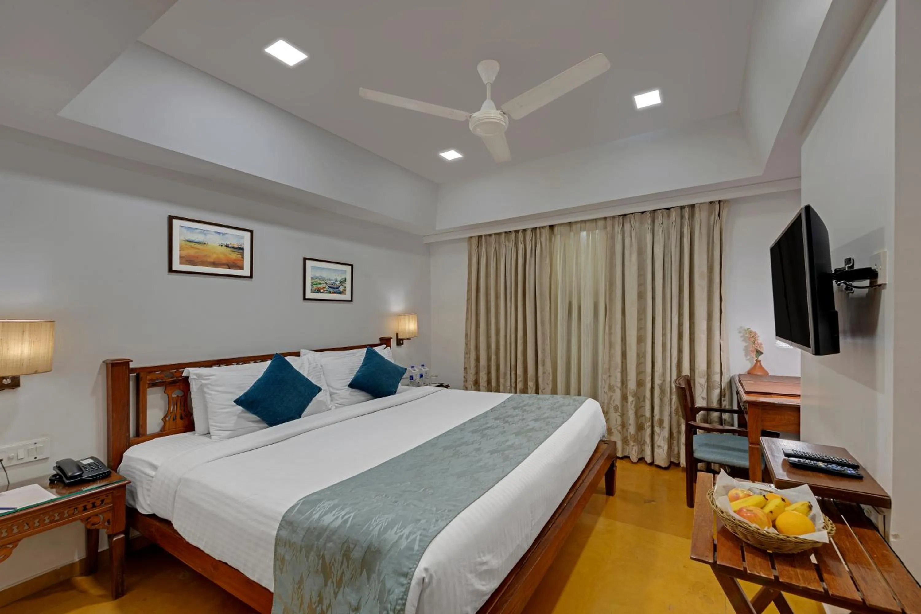 Bed in Comfort Inn Emerald,Dapoli