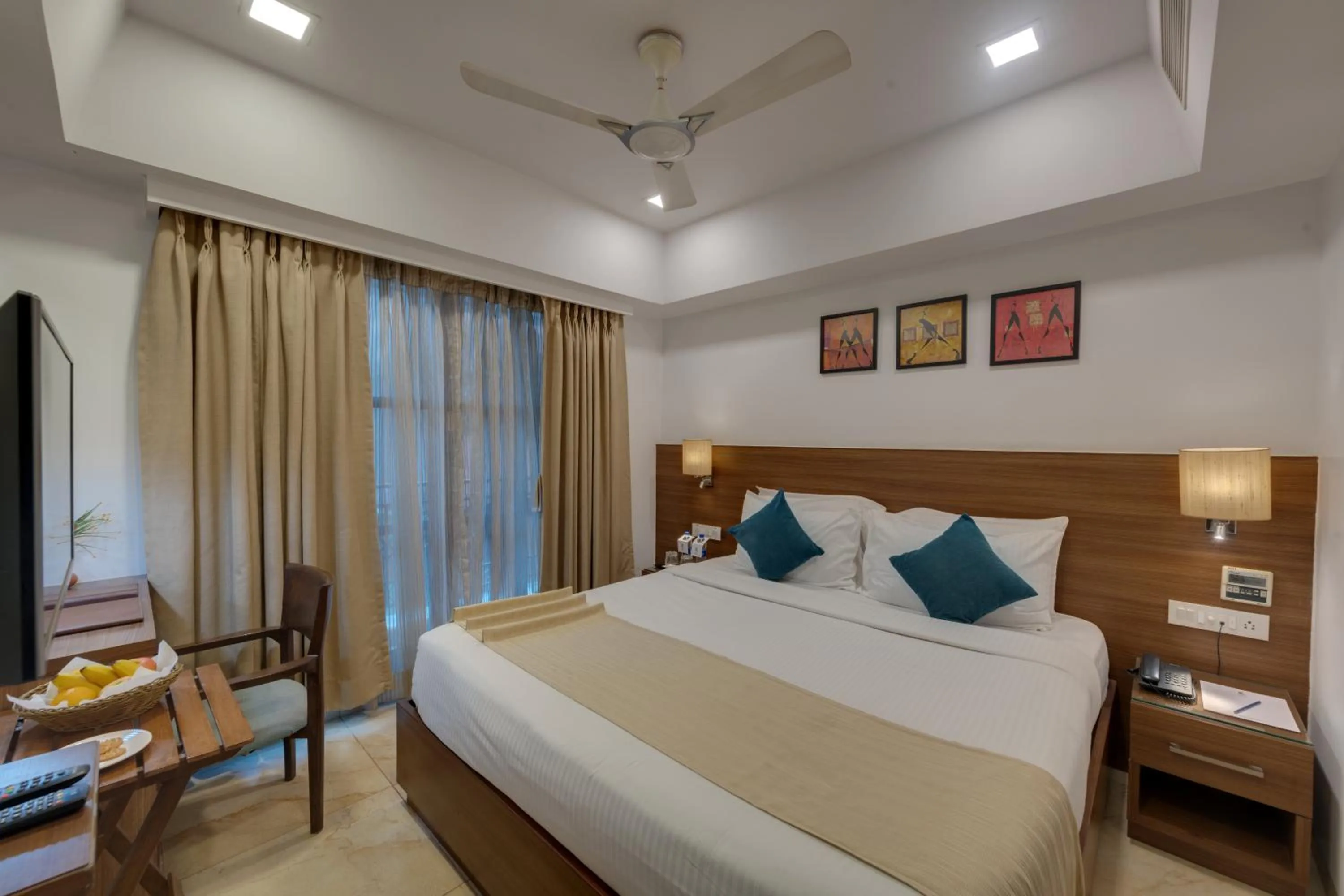 Bed in Comfort Inn Emerald,Dapoli