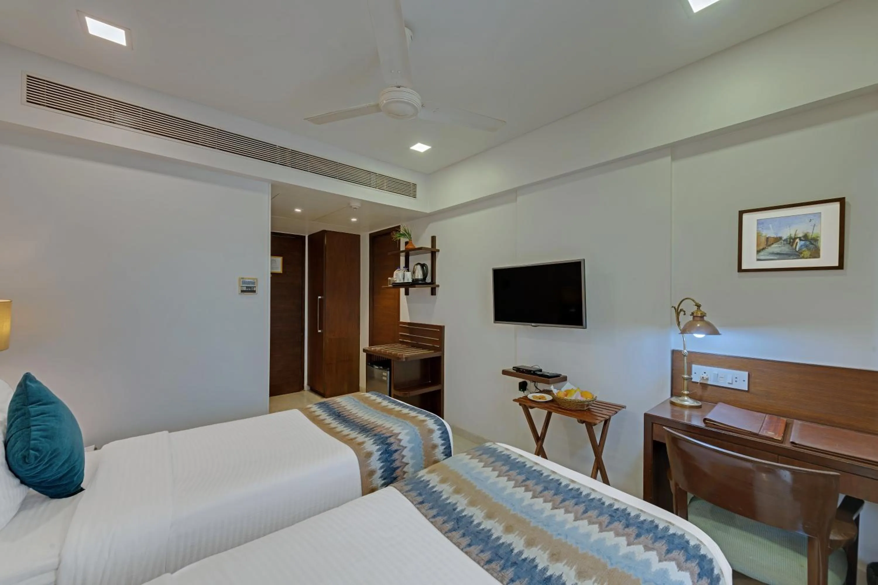 Bed in Comfort Inn Emerald,Dapoli