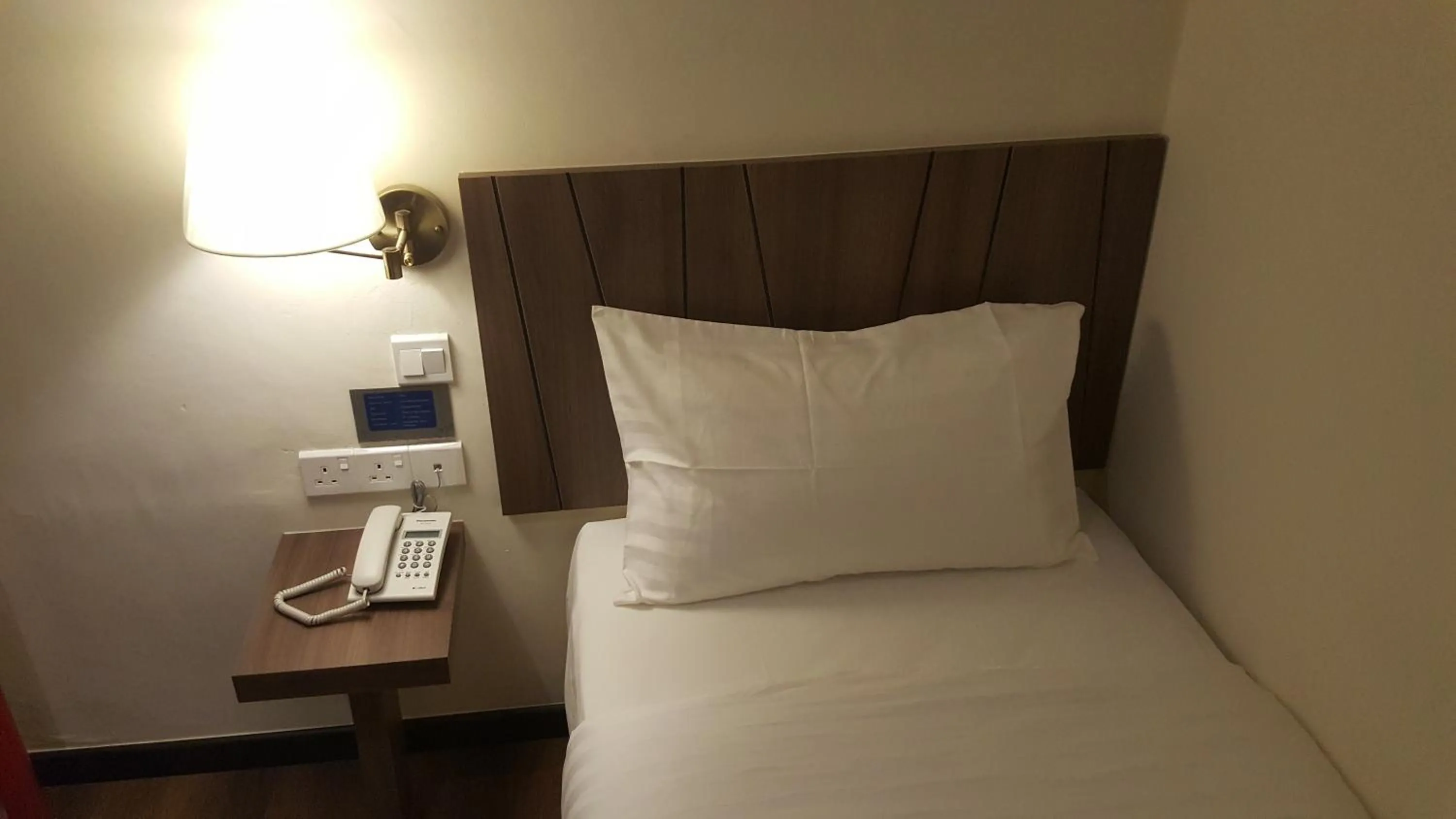 Bed in 9 Square Hotel - Seri Kembangan