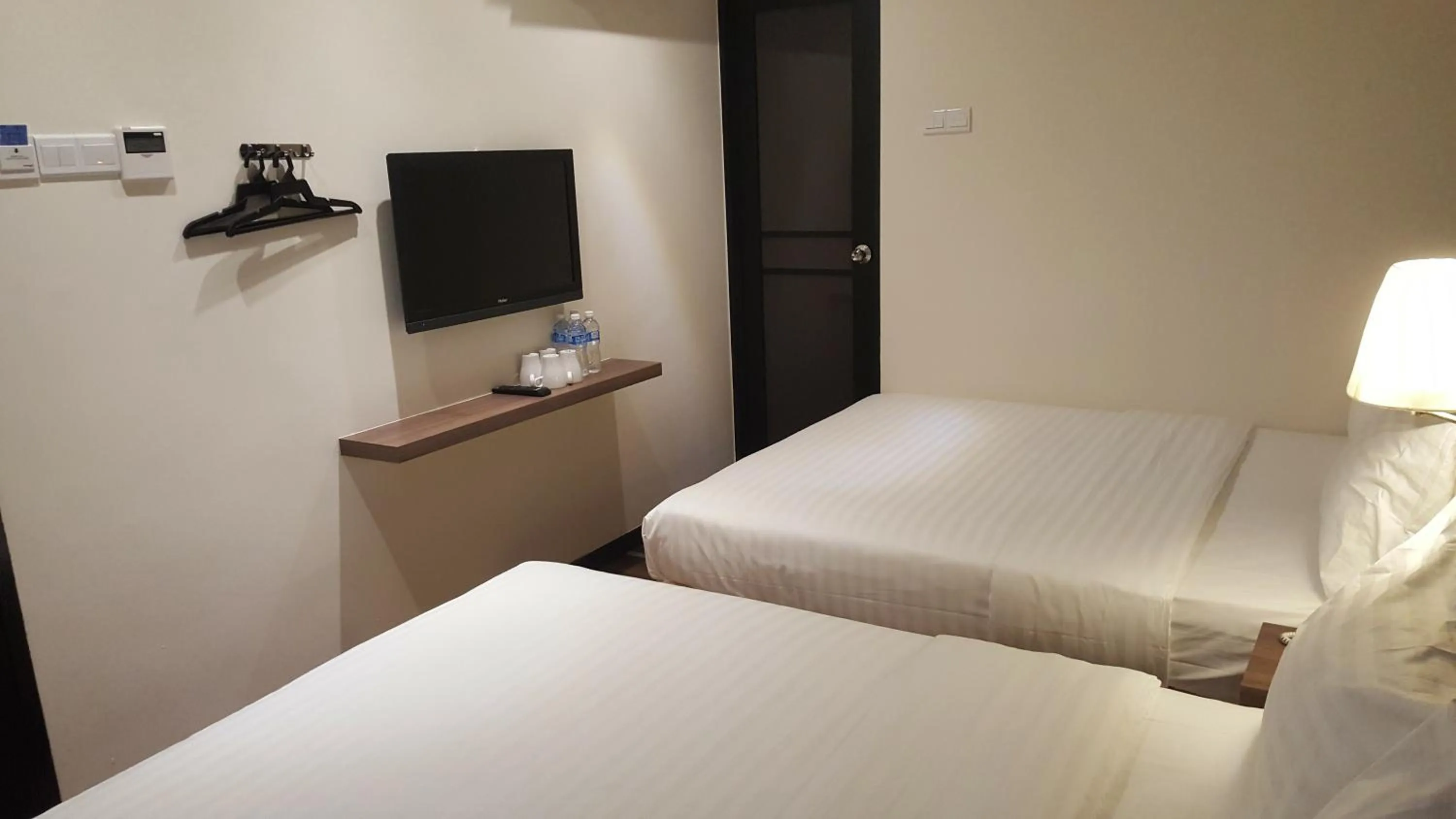 Bedroom, Bed in 9 Square Hotel - Seri Kembangan