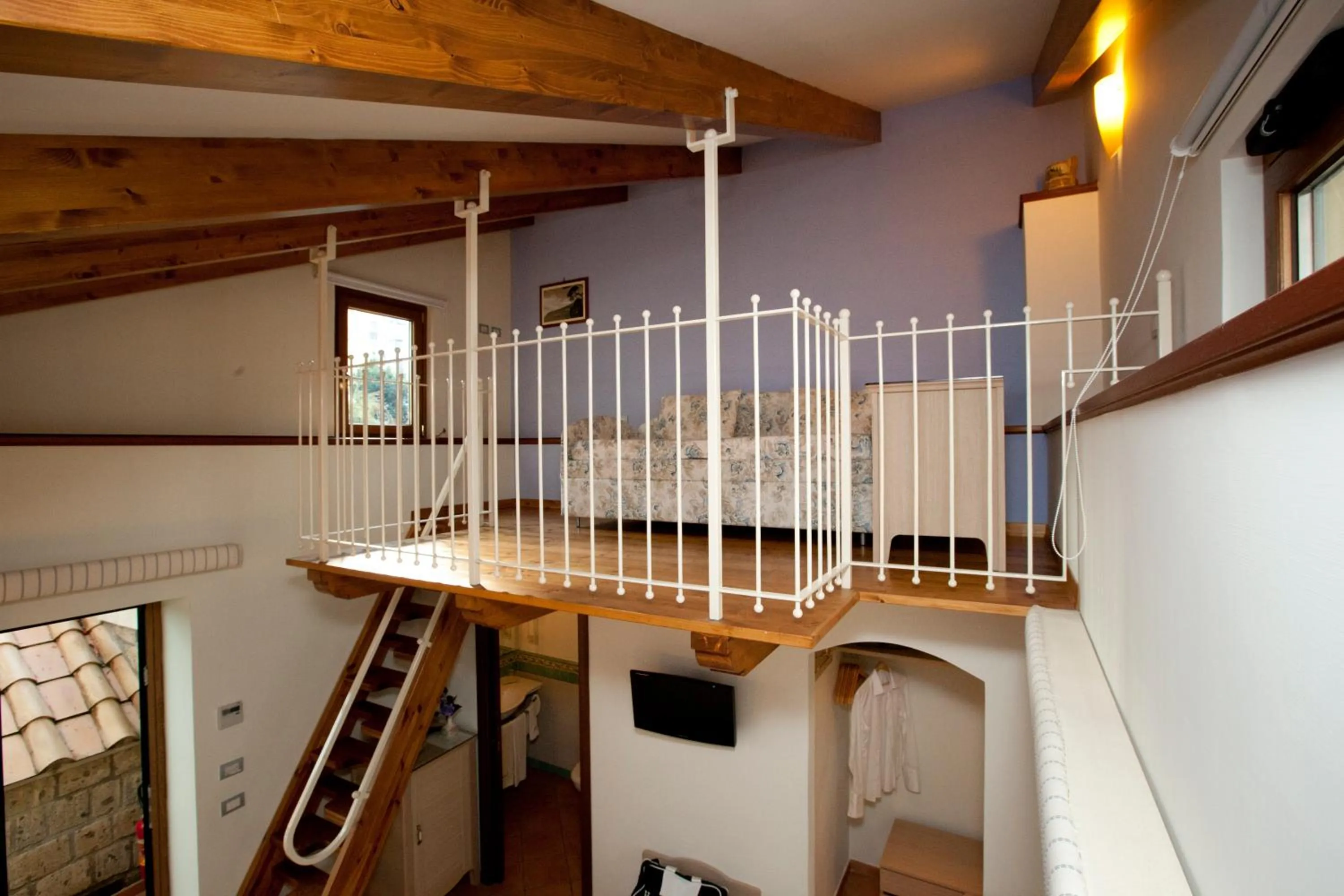 Decorative detail in Angiolina Relais