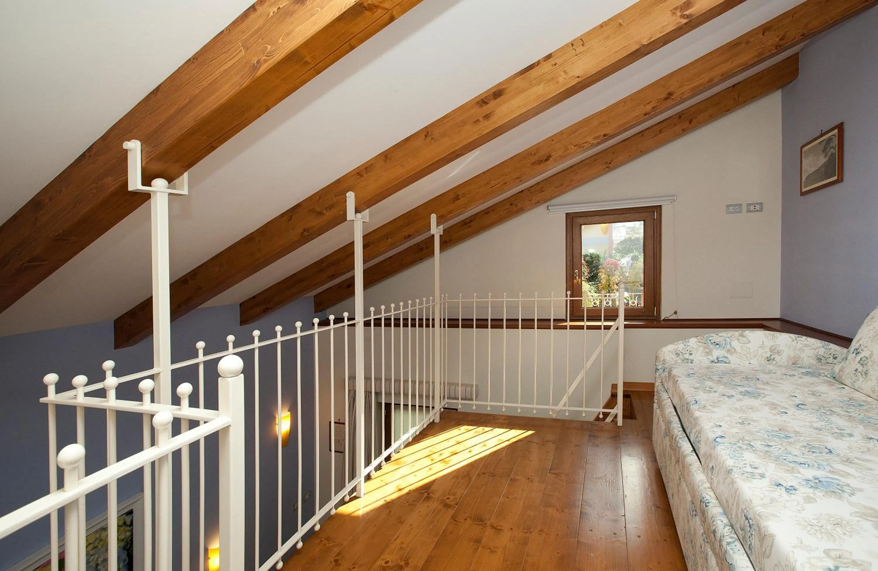 Decorative detail, Bed in Angiolina Relais