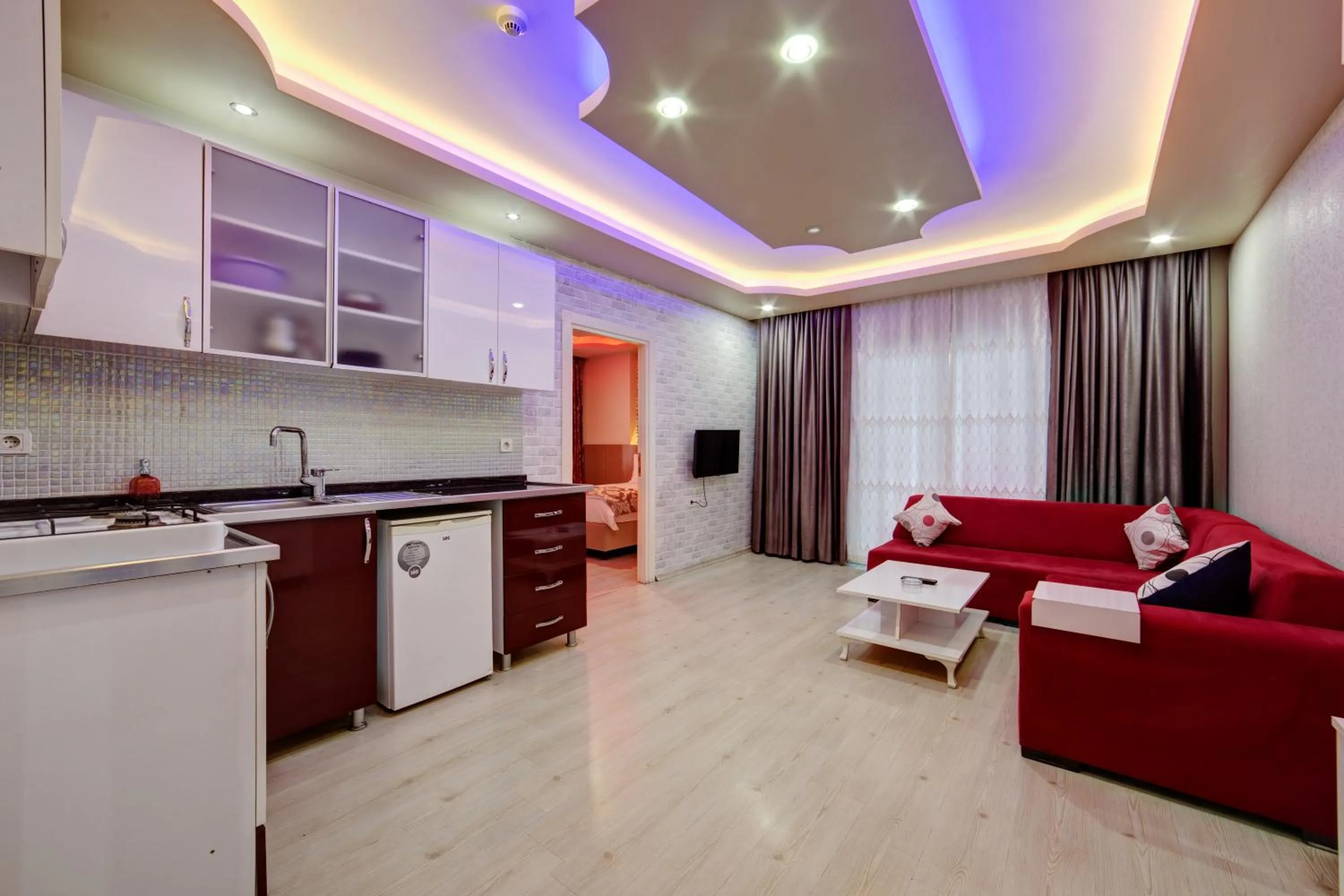 Kitchen or kitchenette in Mersin Vip House Hotel
