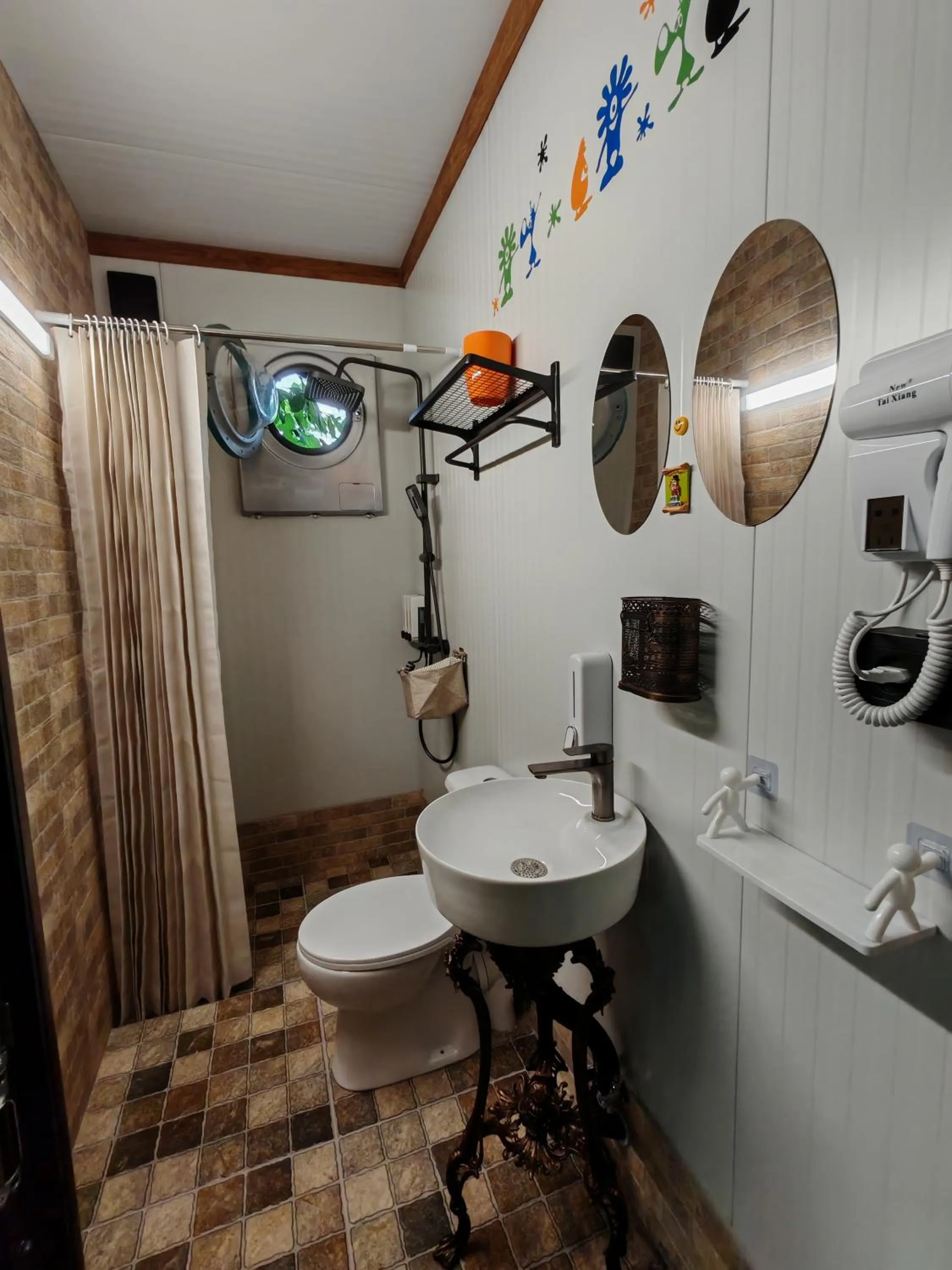 Shower in Qilimcha's Guesthouse-Art Museum