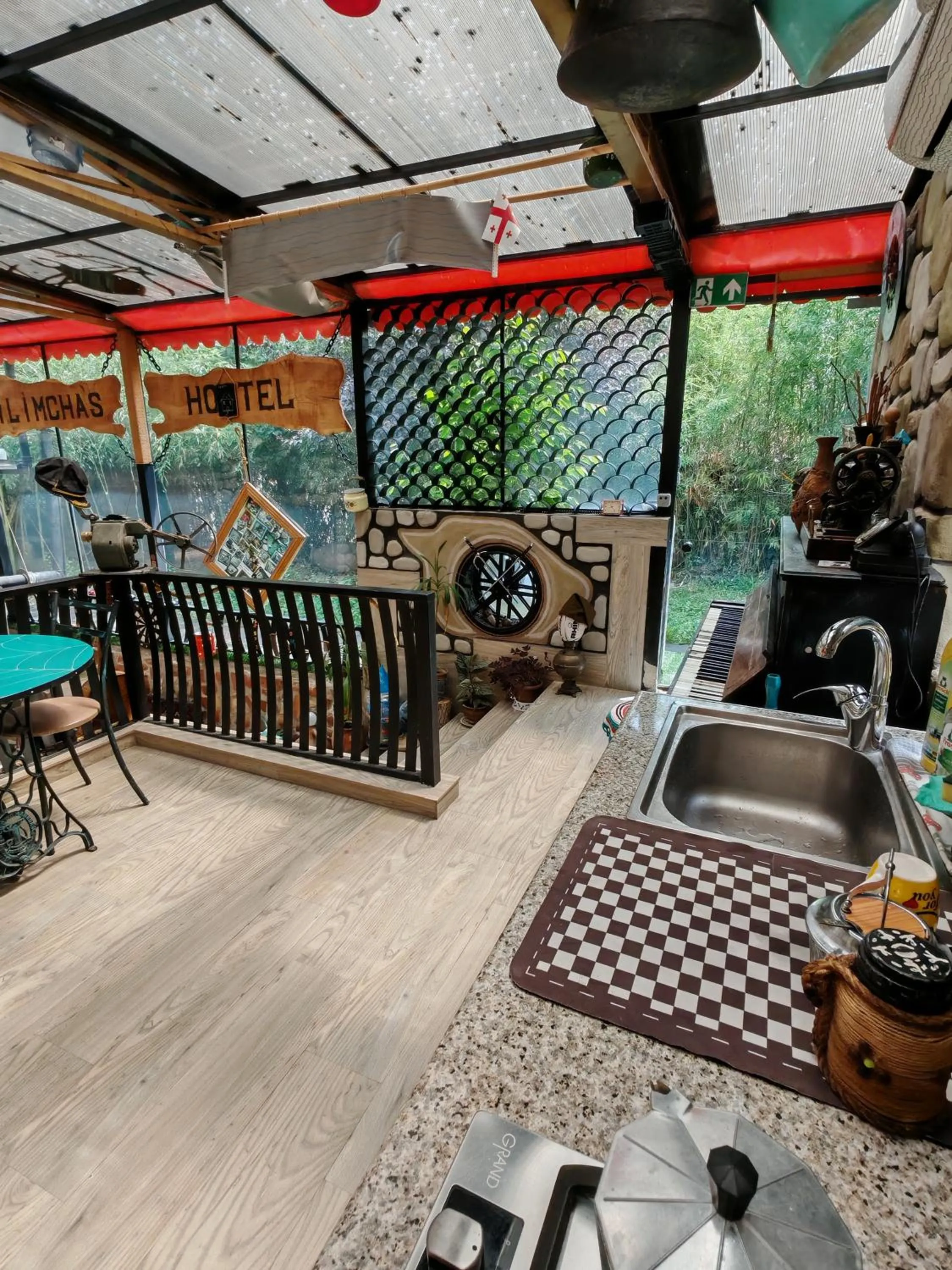 Restaurant/places to eat in Qilimcha's Guesthouse-Art Museum