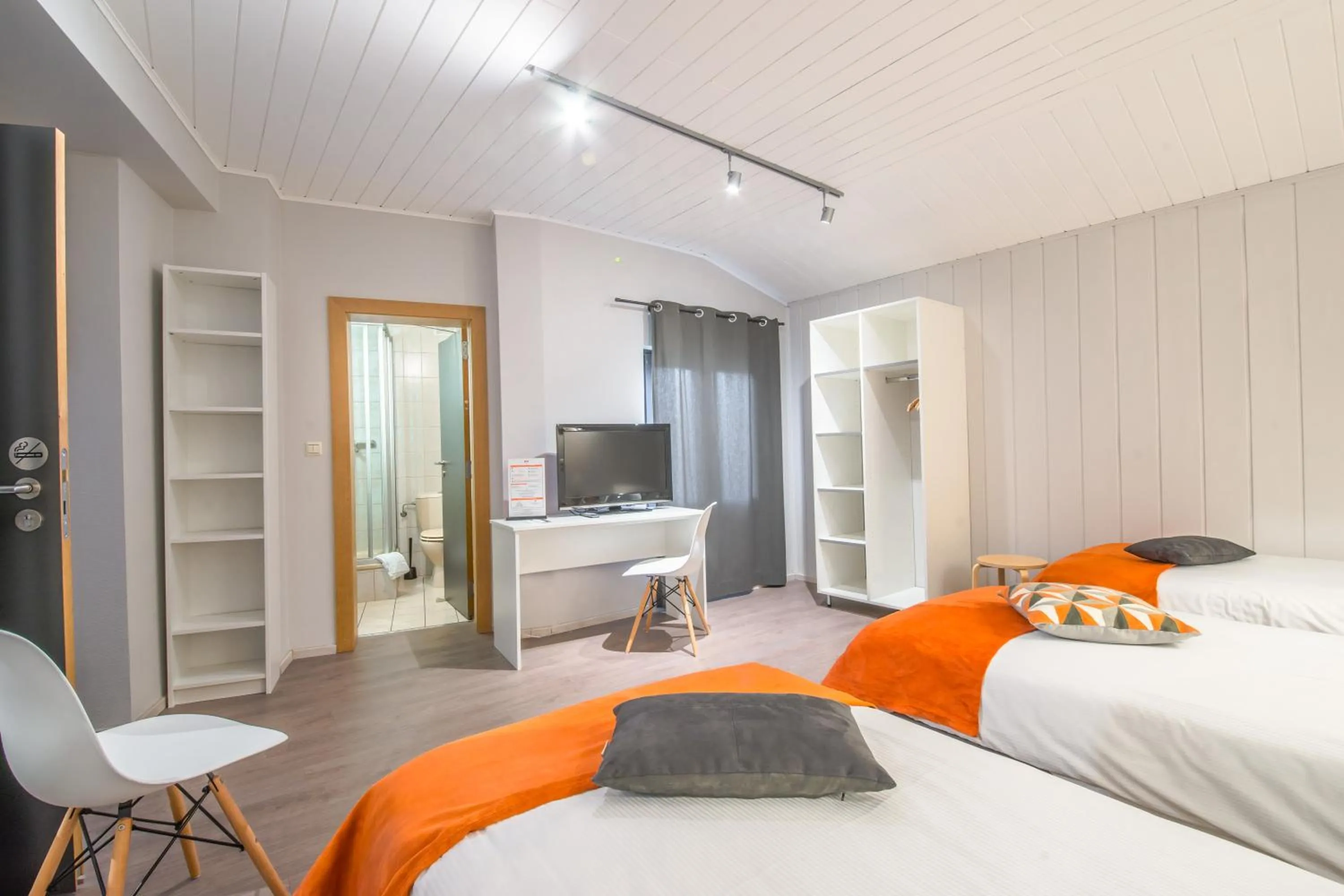 Photo of the whole room, Bed in Mandarina Hotel Luxembourg Strassen