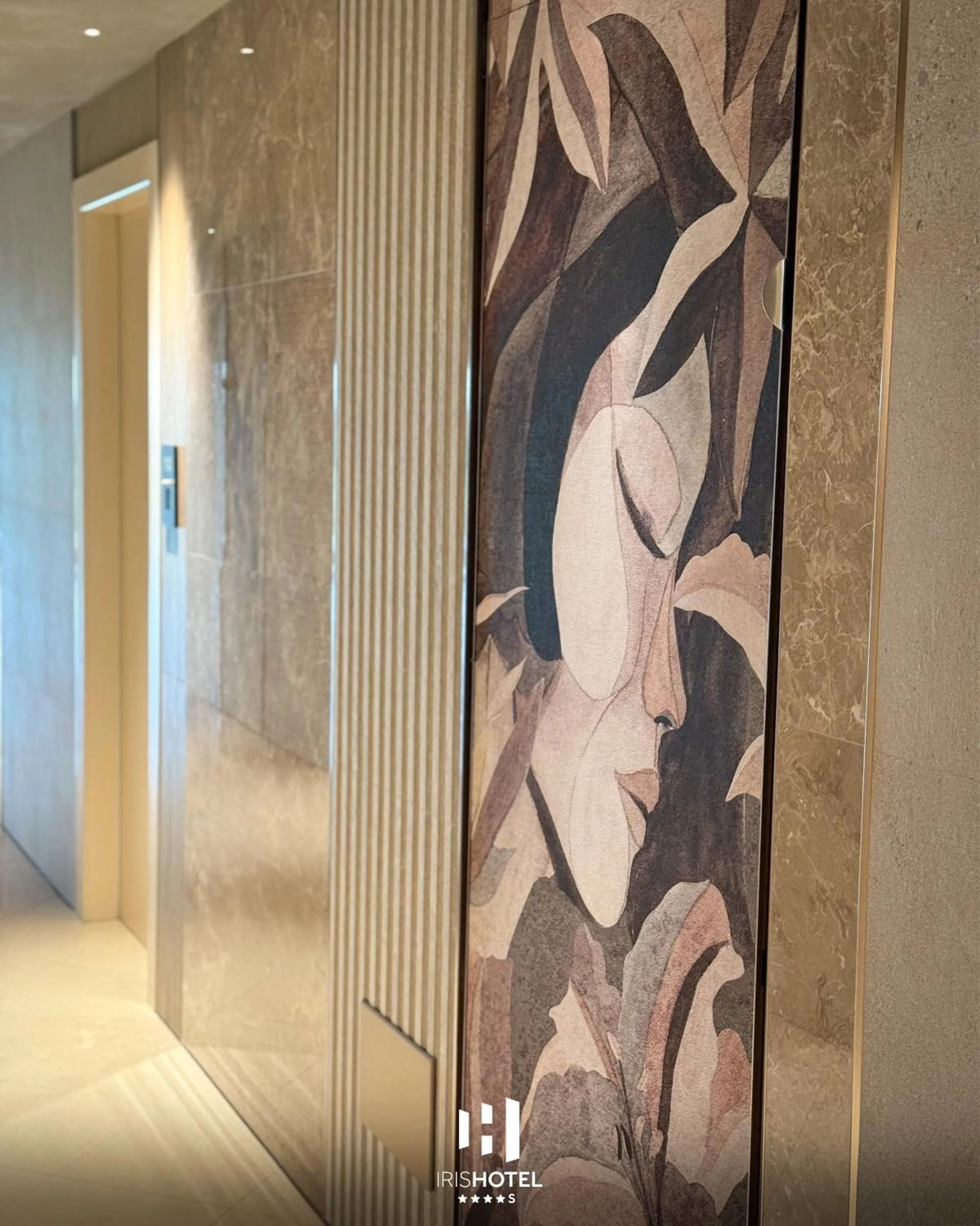 Iris Hotel