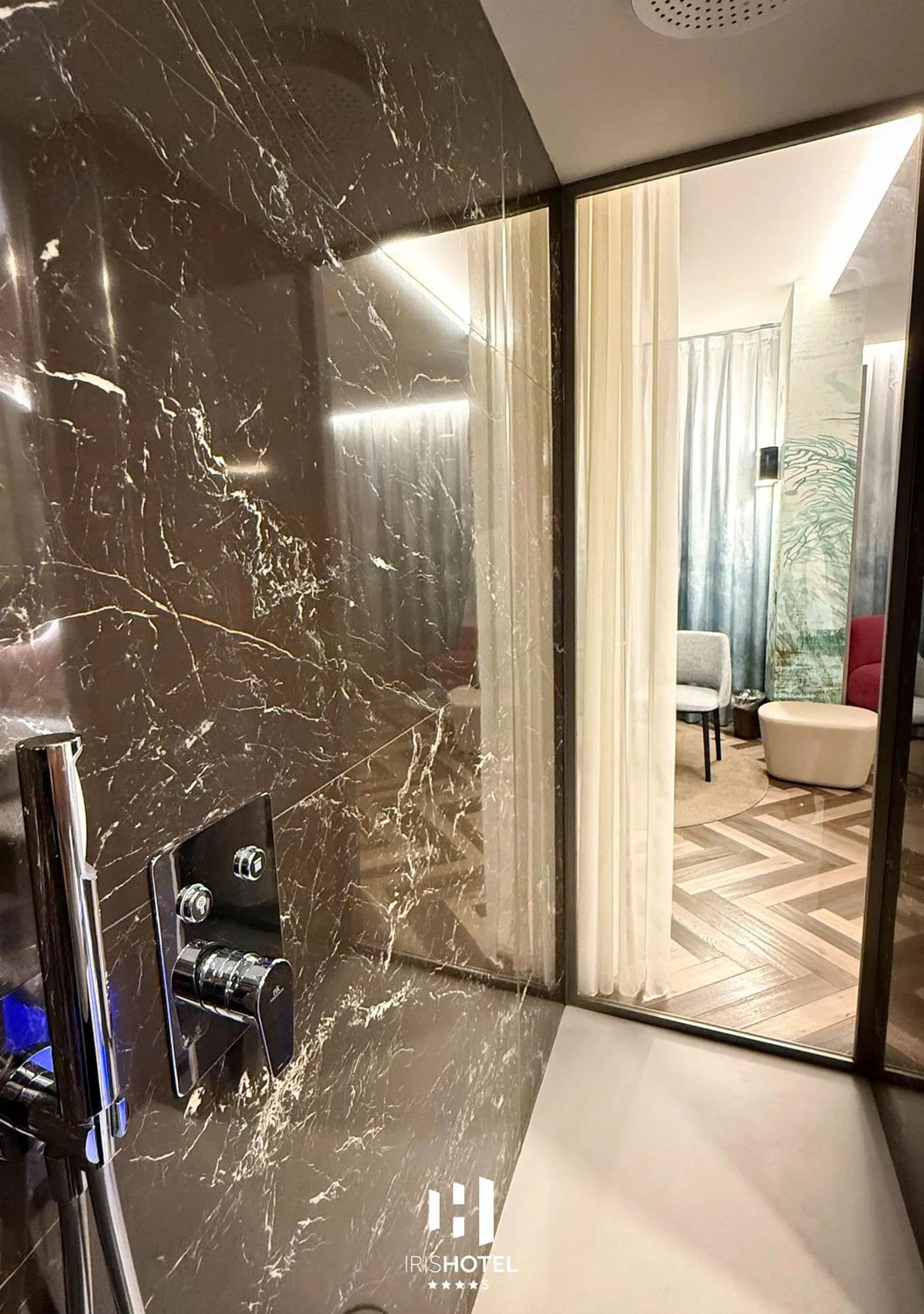 Iris Hotel