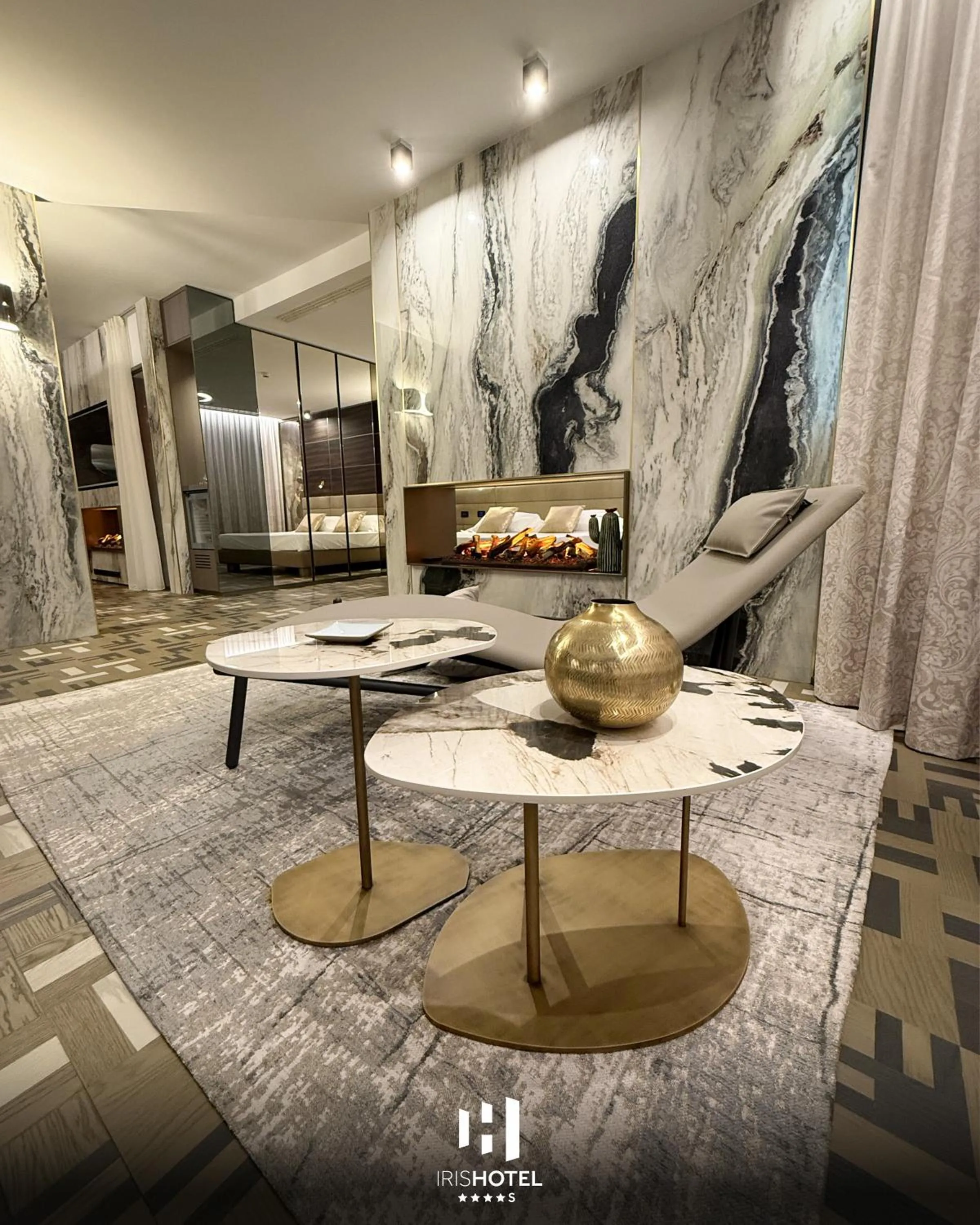 Iris Hotel