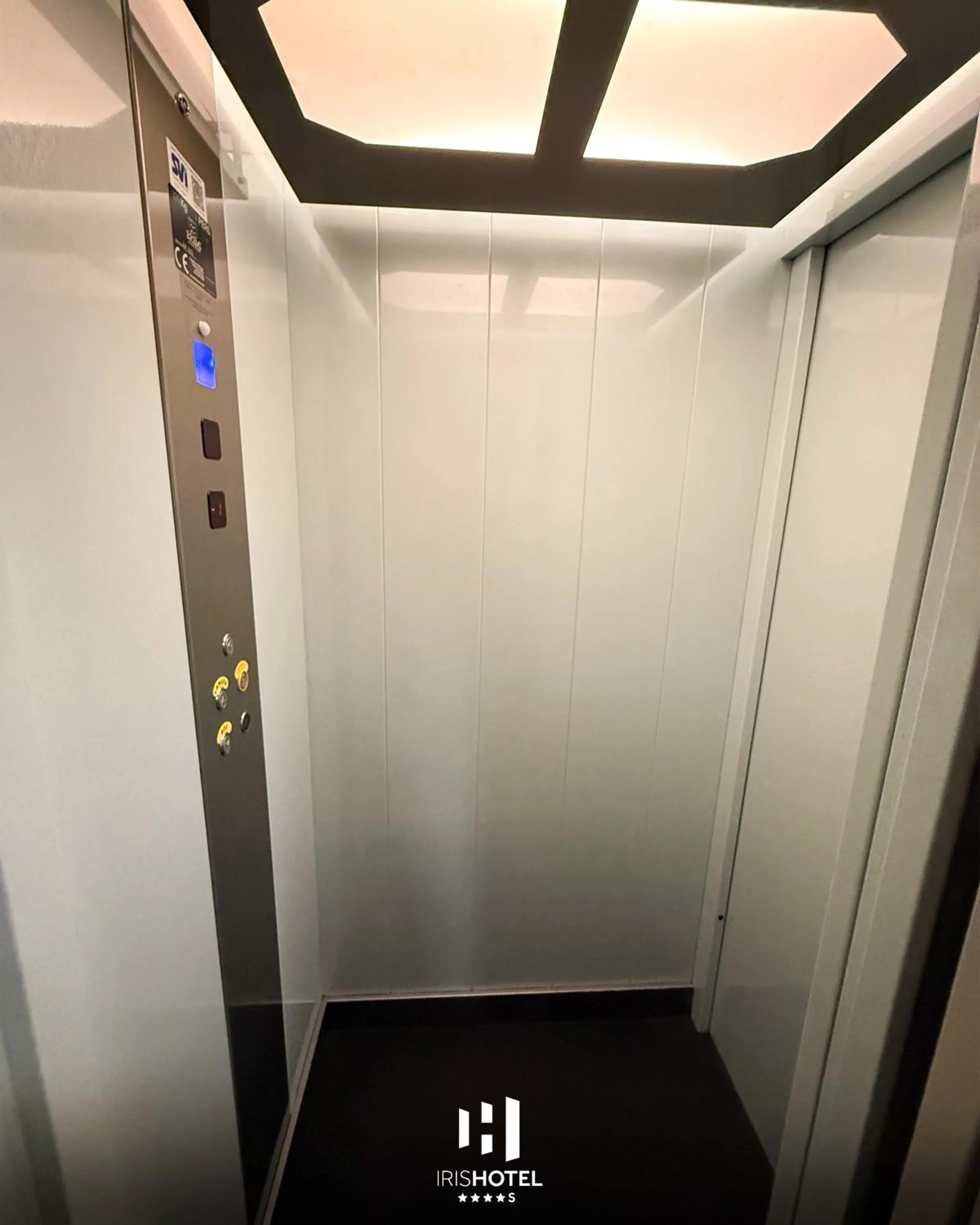 Iris Hotel