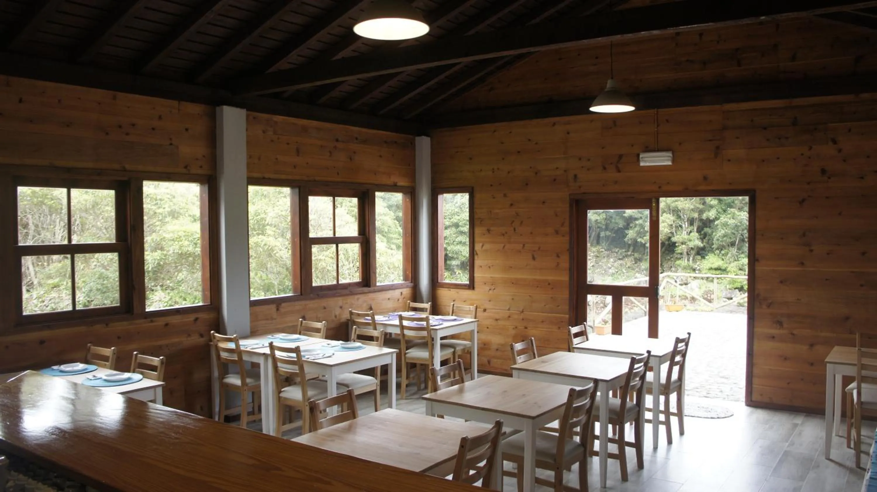 Restaurant/places to eat in Aldeia da Cuada