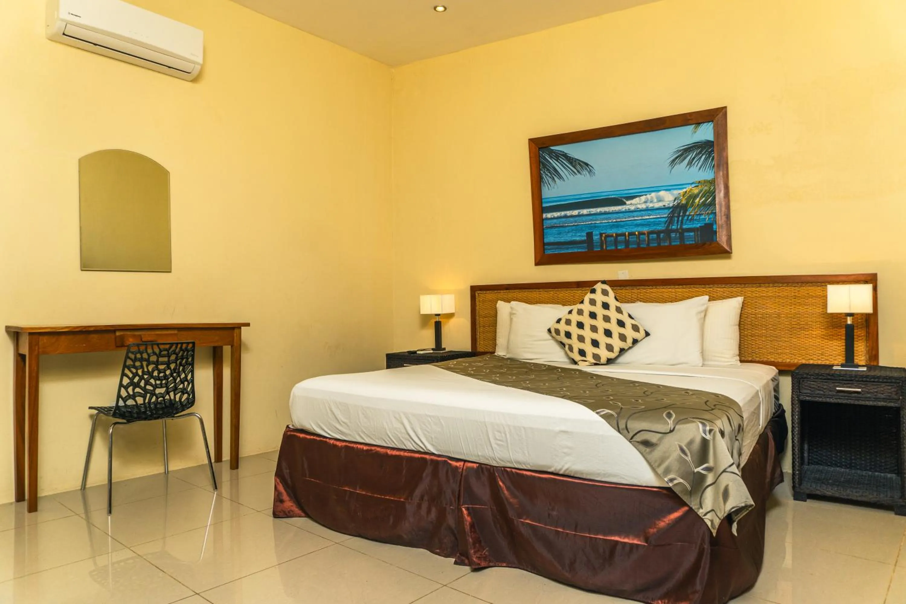 Bed in Hotel Plaza Marbella Granada