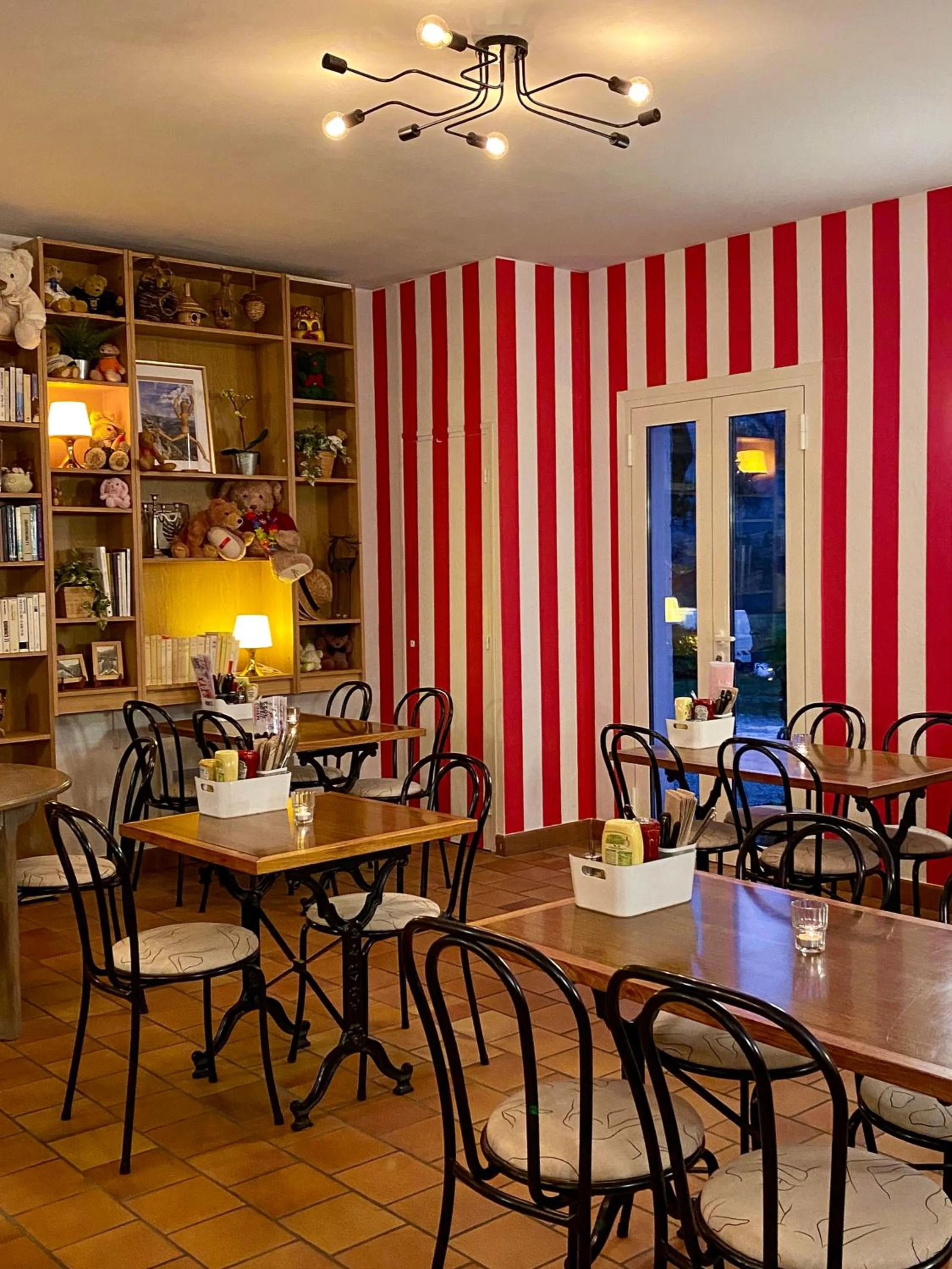 Restaurant/places to eat in Hotel Le Provence - Restaurant Le Styx