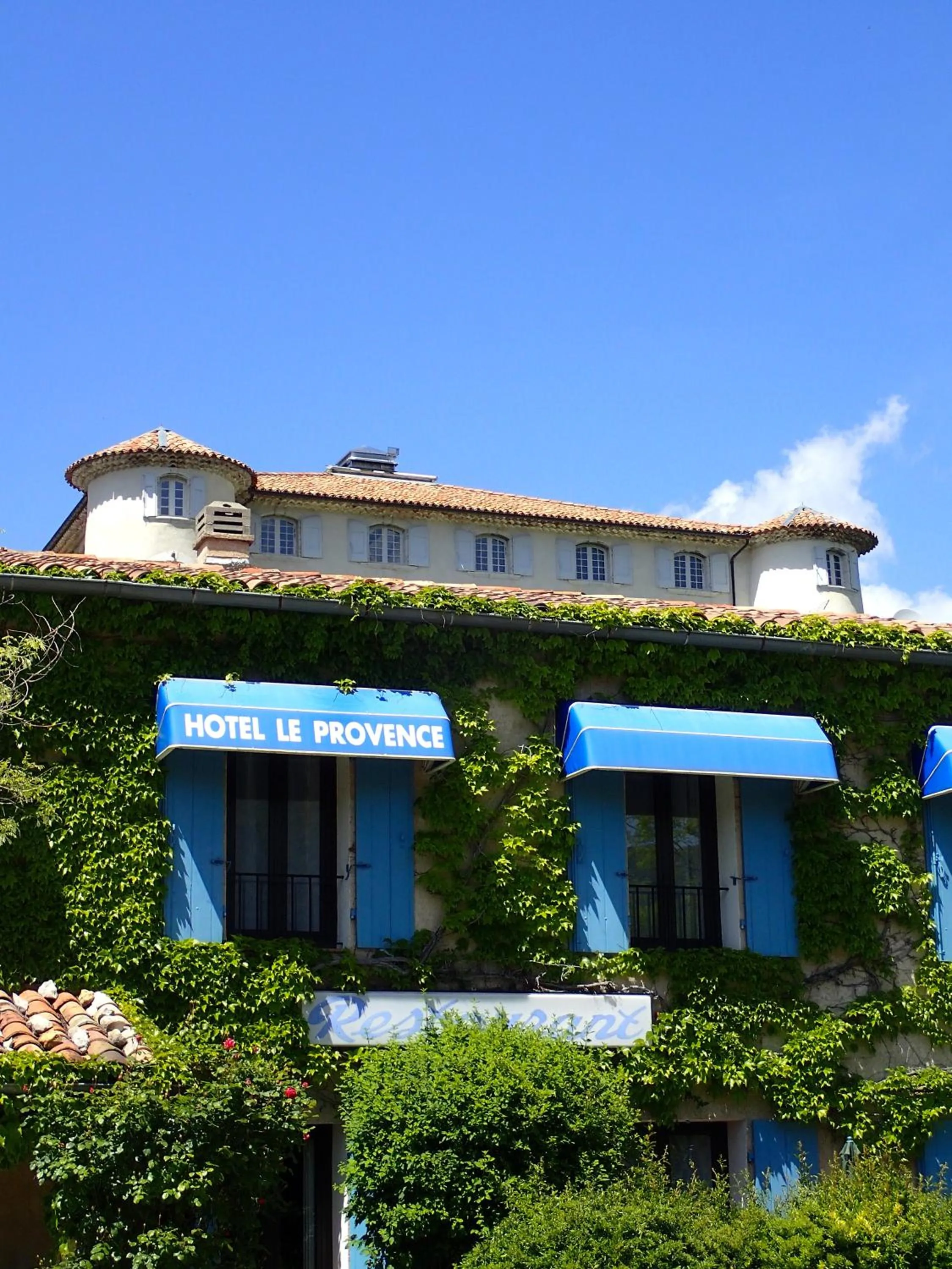 Property building in Hotel Le Provence - Restaurant Le Styx