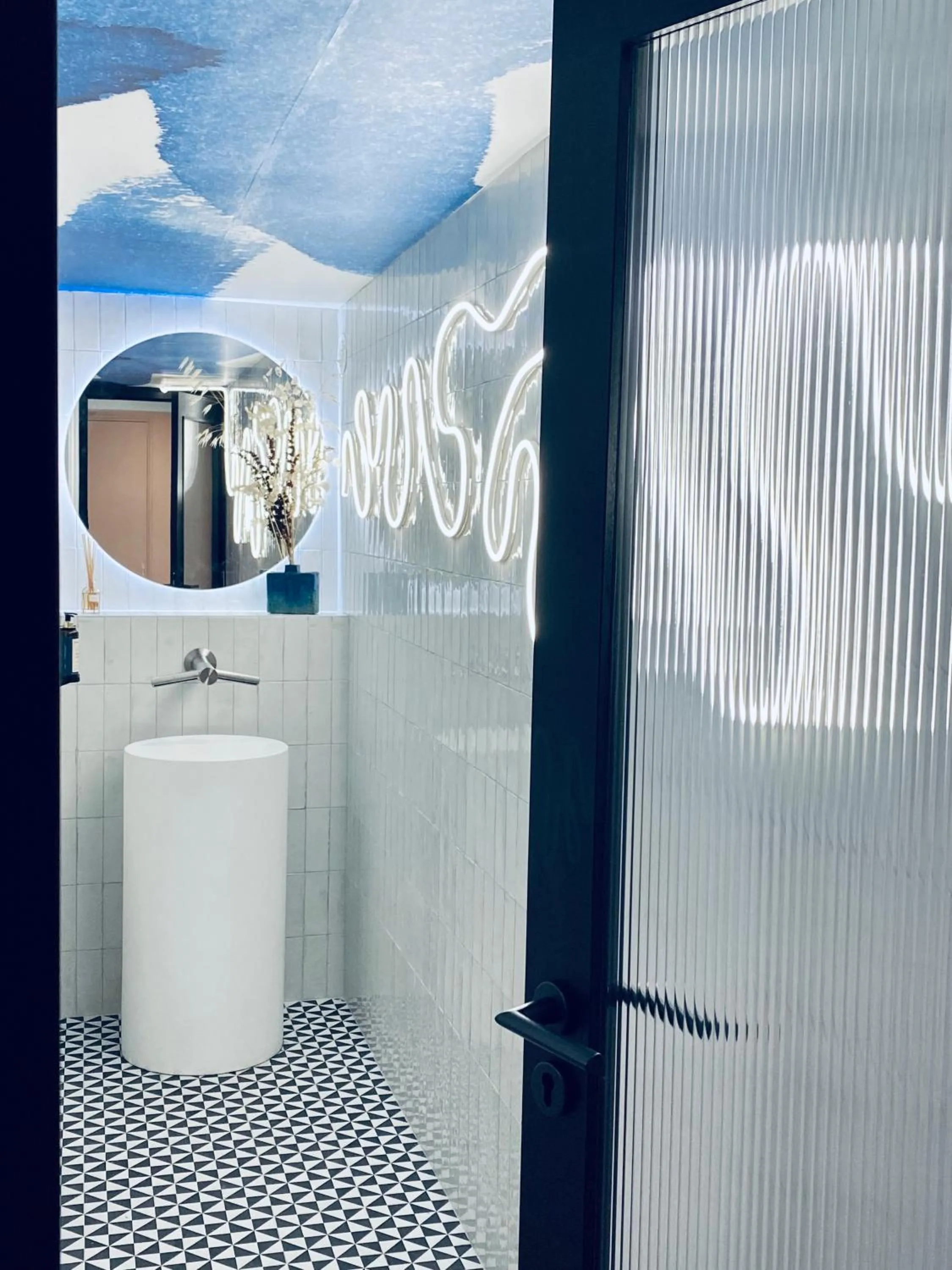 Toilet in Hotel Le Provence - Restaurant Le Styx