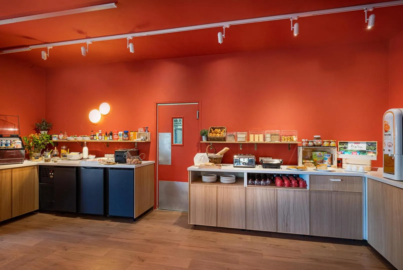 Food and drinks in Hotel Le Provence - Restaurant Le Styx