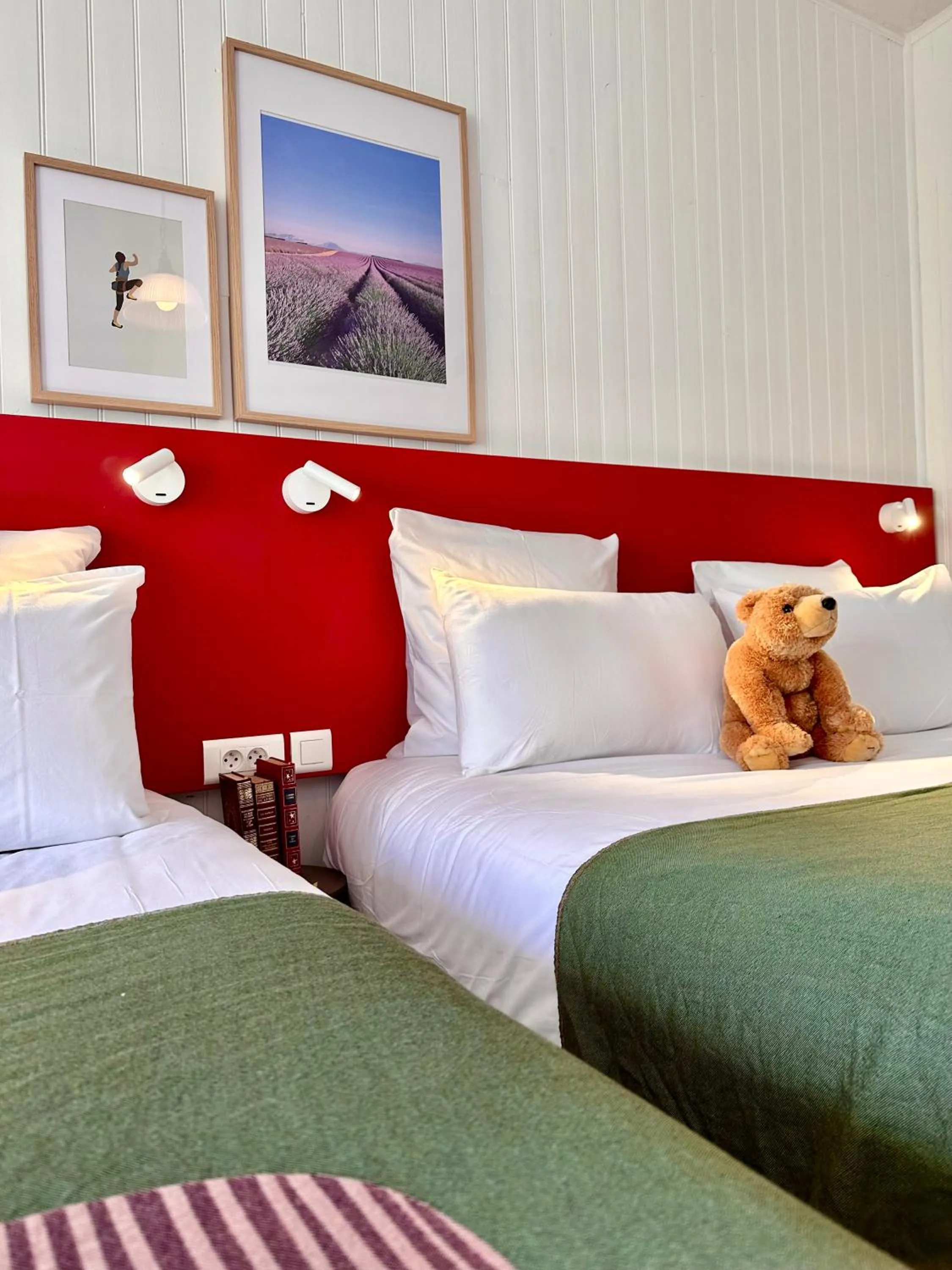 Bedroom, Bed in Hotel Le Provence - Restaurant Le Styx