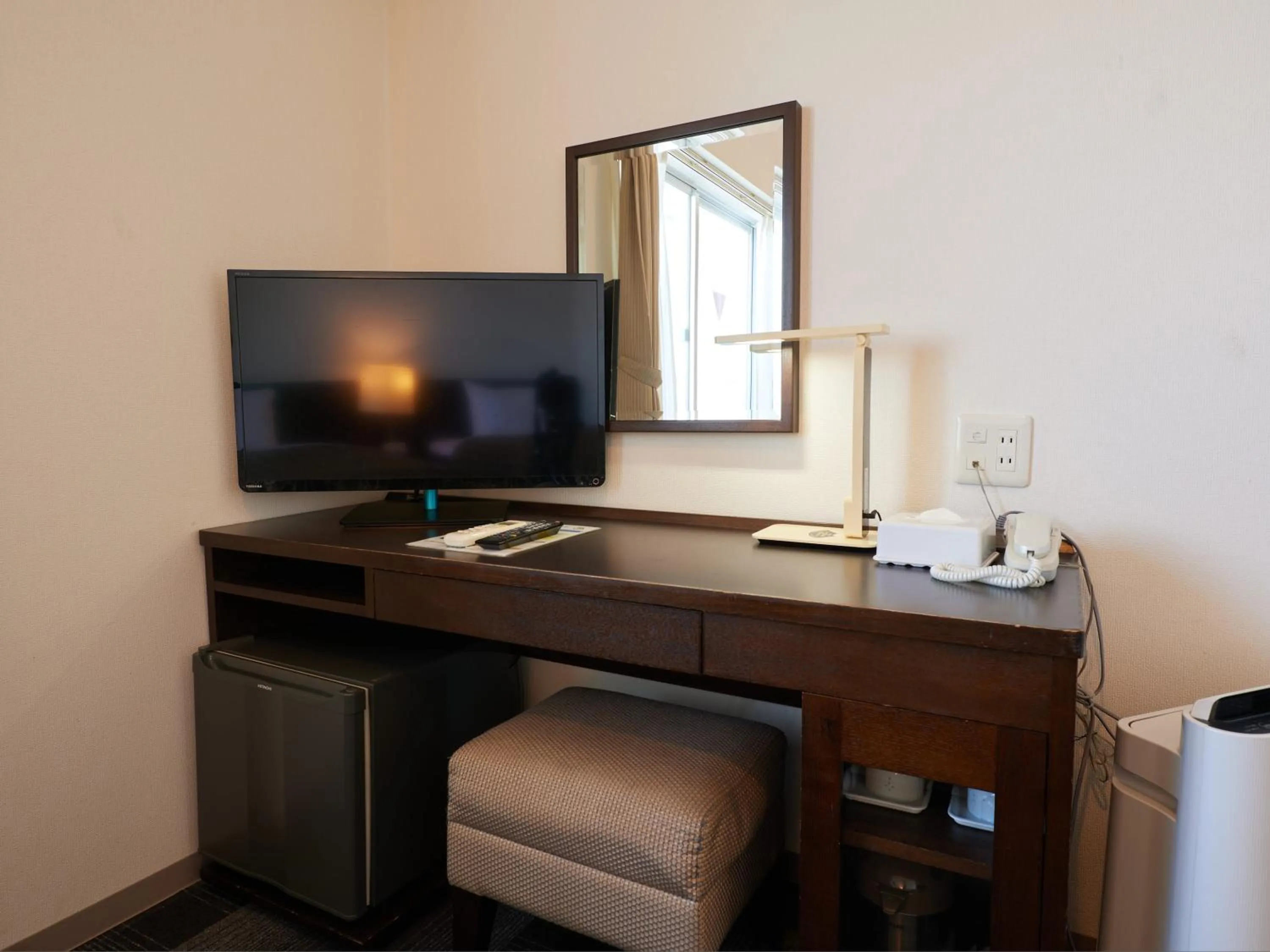 Photo of the whole room in Wind City Hotel