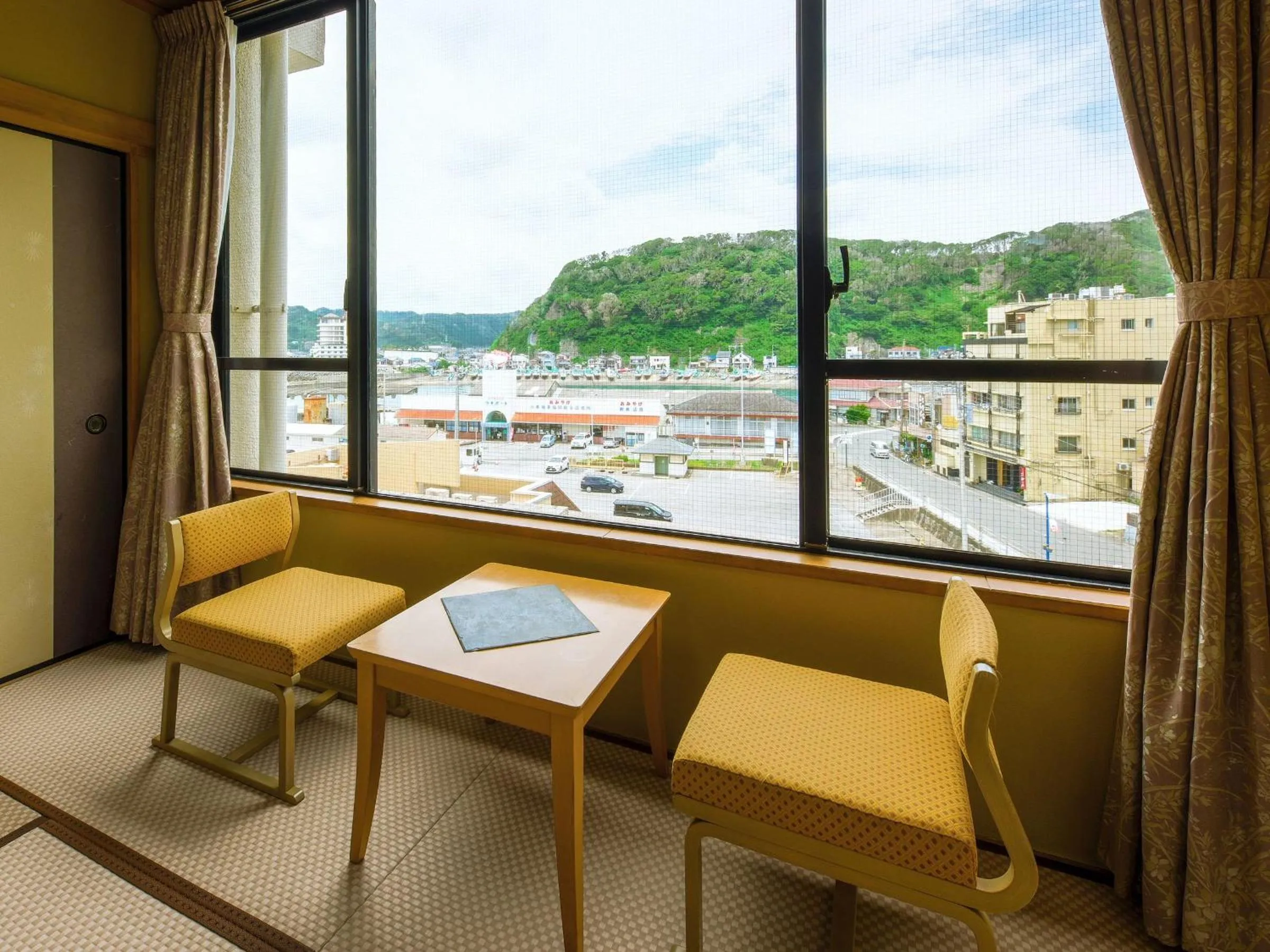 Photo of the whole room in Kichimu