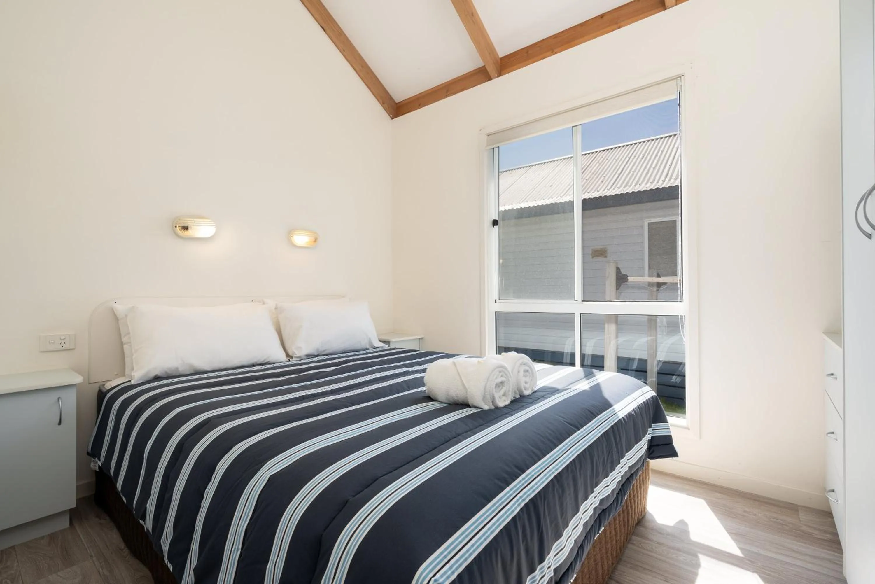 Bedroom, Bed in BIG4 Tasman Holiday Parks - Racecourse Beach