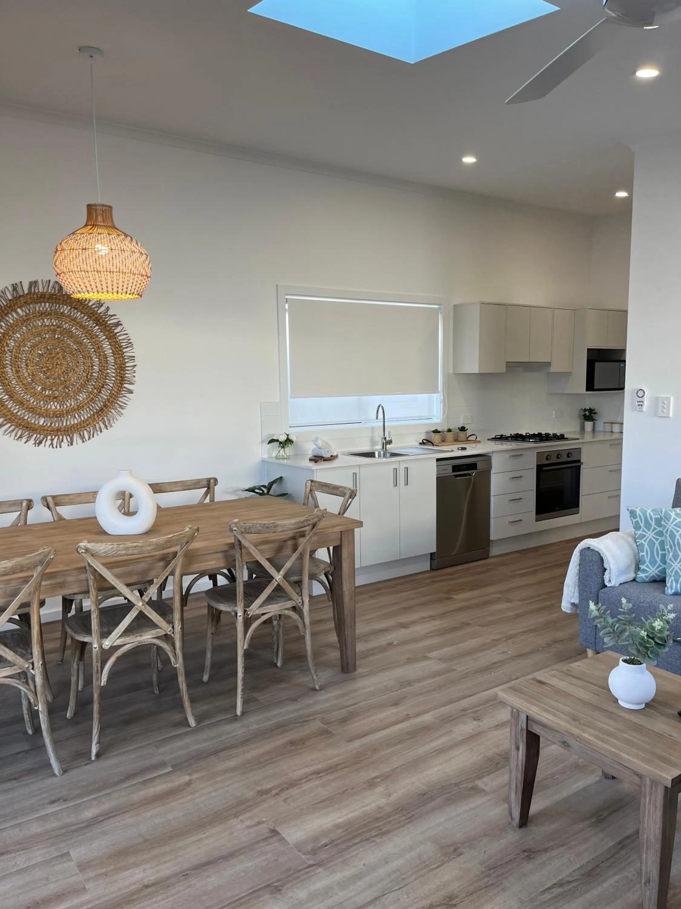 Dining area in BIG4 Tasman Holiday Parks - Racecourse Beach