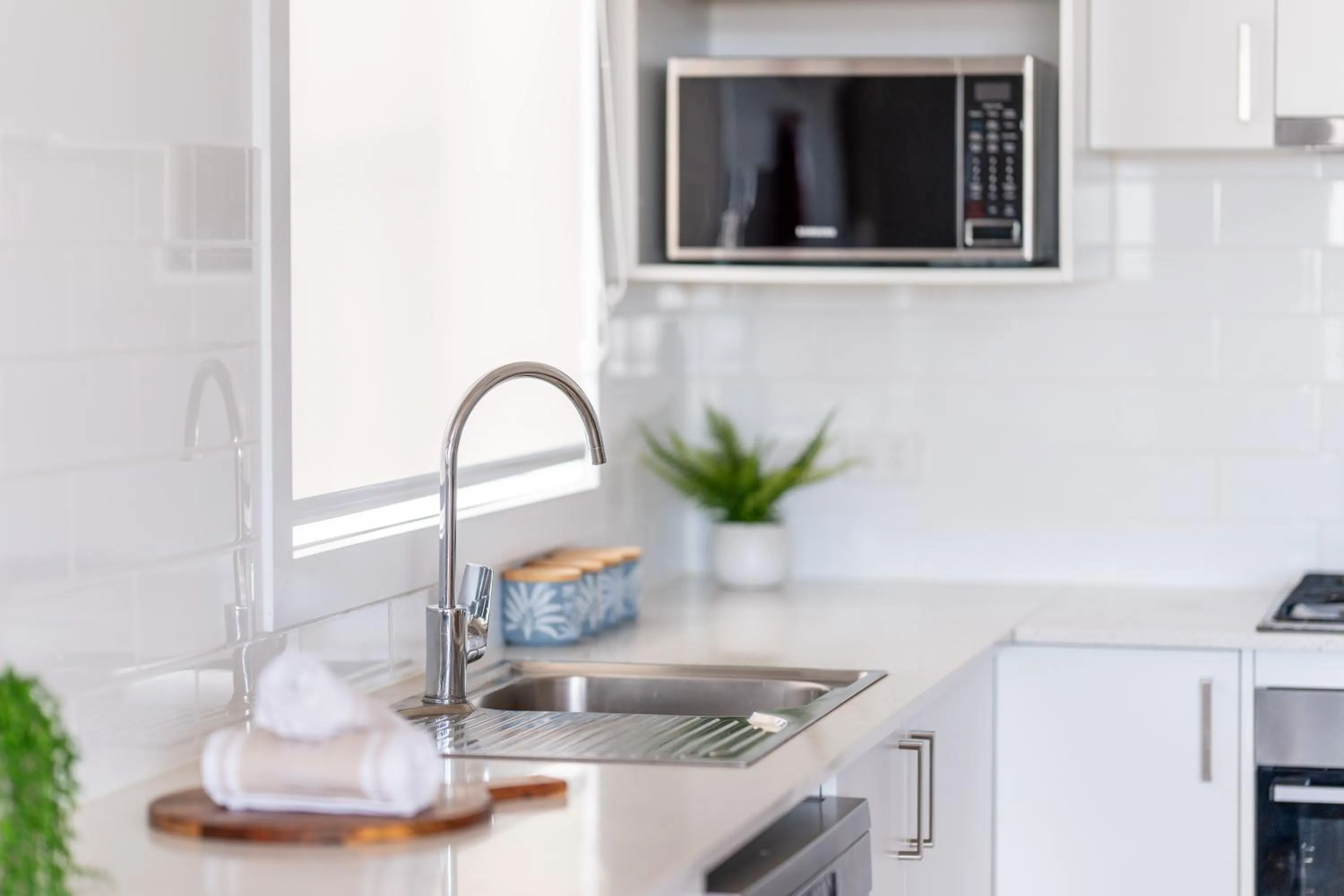 Kitchen or kitchenette in BIG4 Tasman Holiday Parks - Racecourse Beach